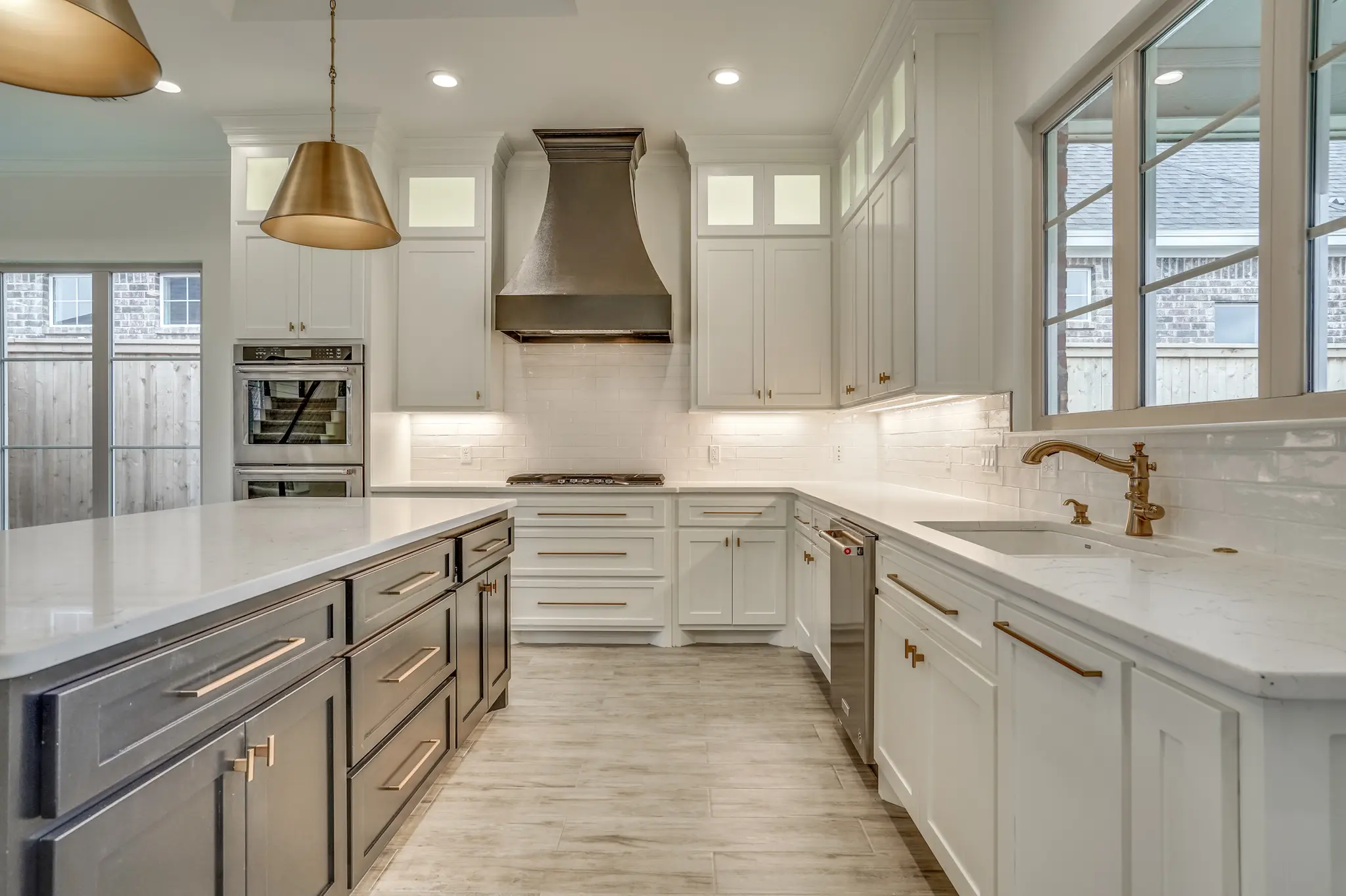 1711-2 - Interior Photo 14