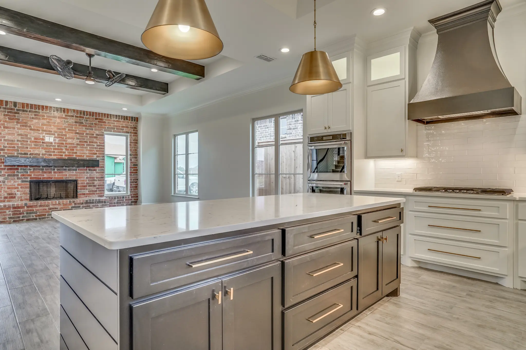 1711-2 - Interior Photo 16