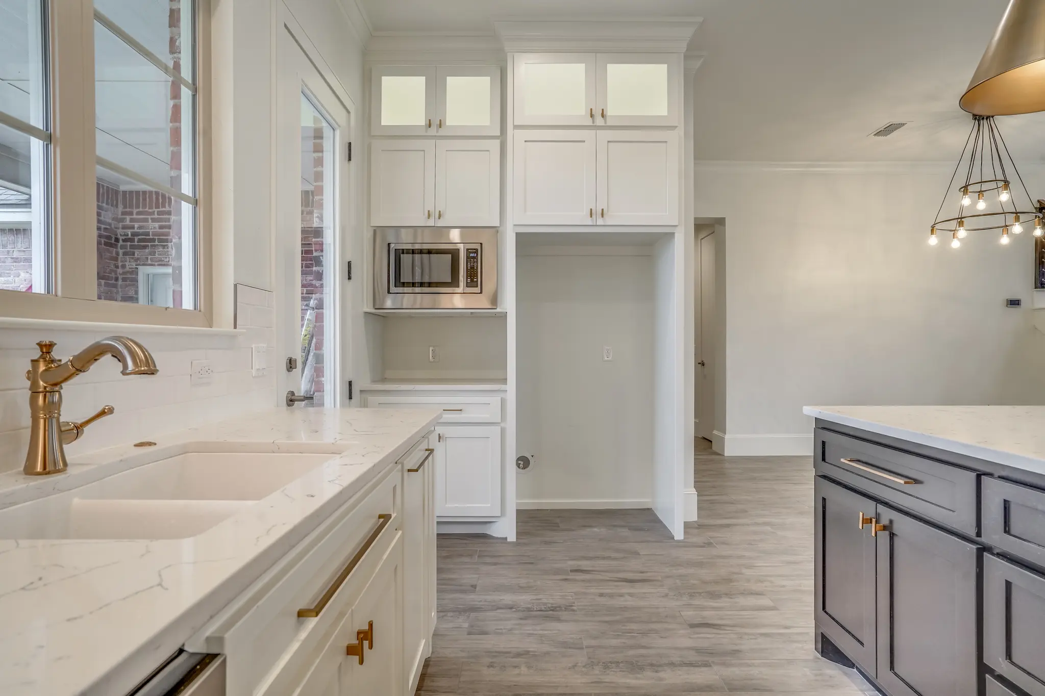 1711-2 - Interior Photo 18