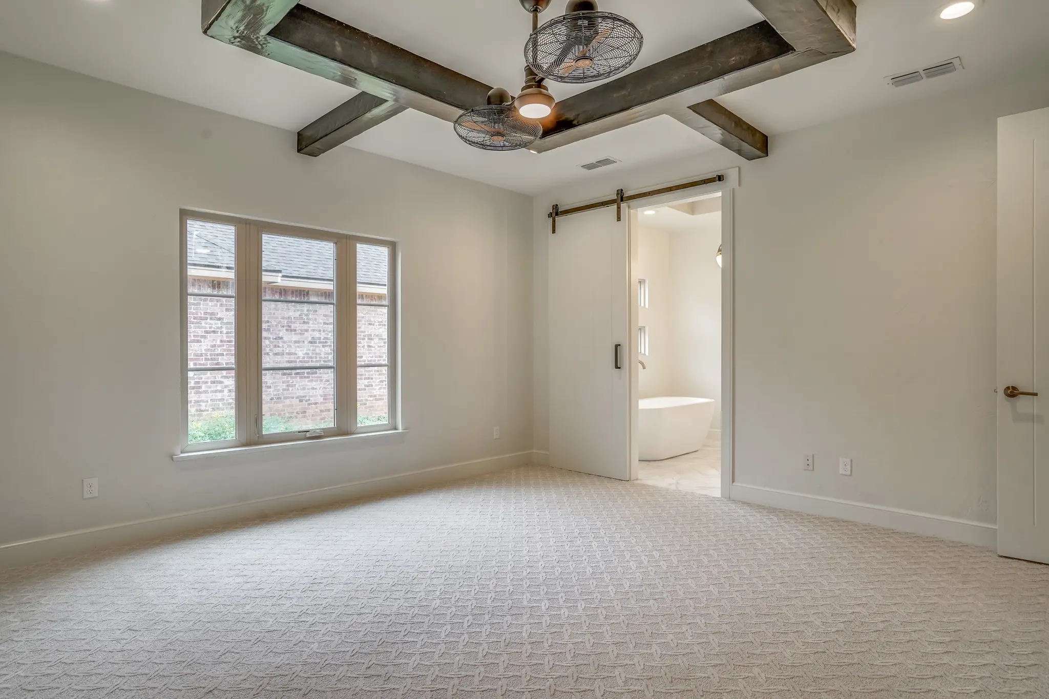 1711-2 - Interior Photo 31