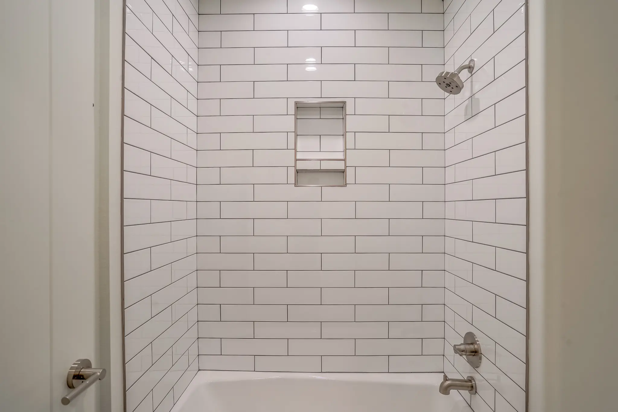 1711-2 - Interior Photo 43