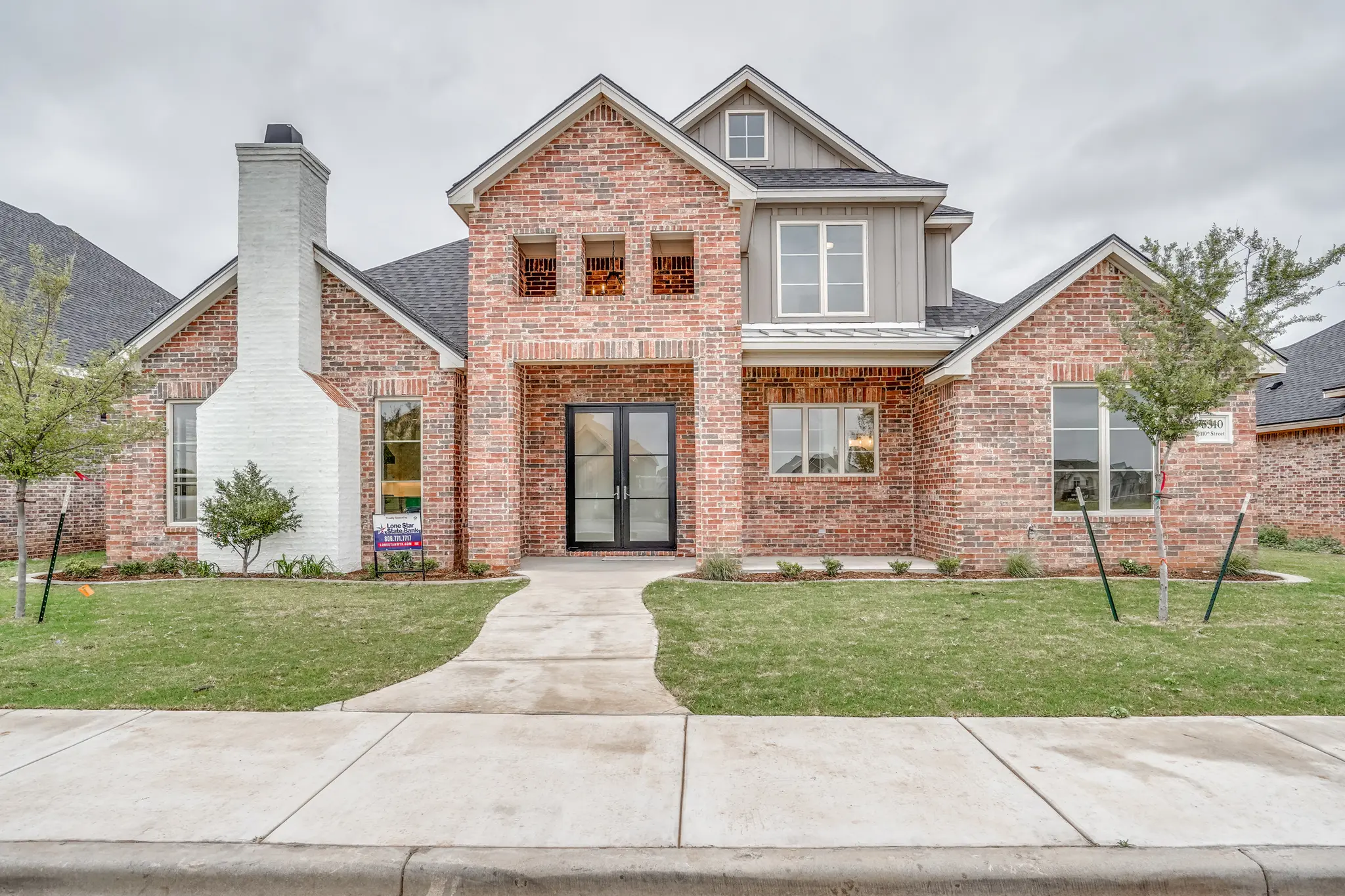 1711-2 - Exterior Photo 2