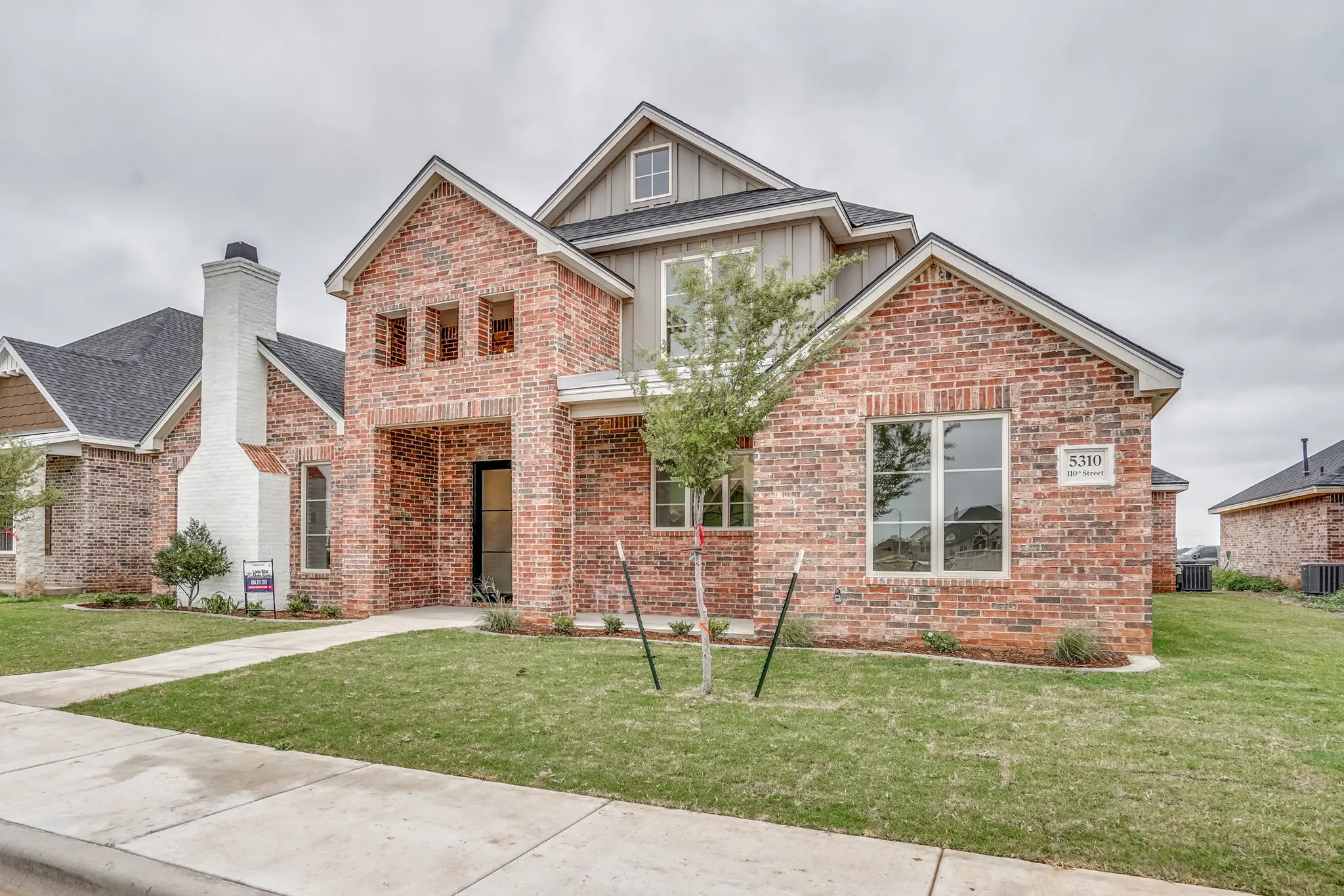 1711-2 - Exterior Photo 3