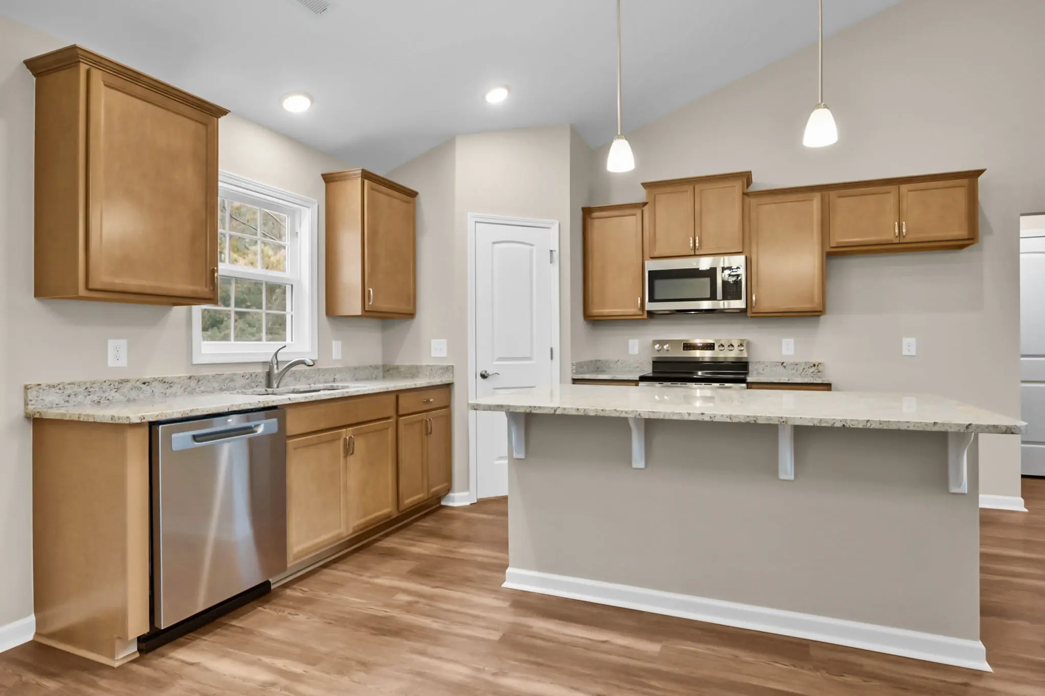 Ryan - Interior Photo 8