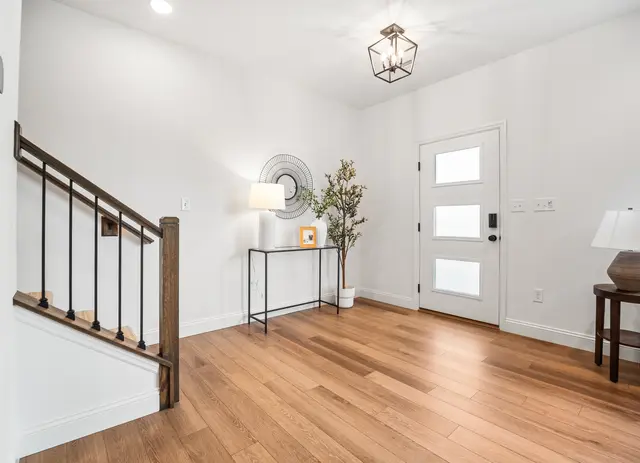 STL Evanston - Interior Photo 5