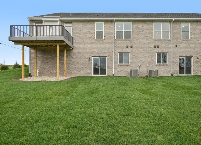 MI Braeburn - Exterior Photo 5