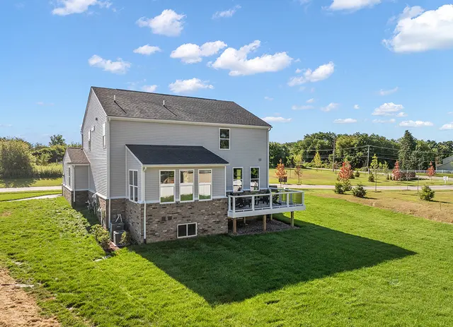 MI Columbia - Exterior Photo 5