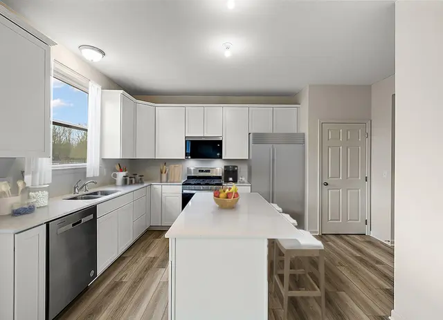 MI Harrison - Interior Photo 4