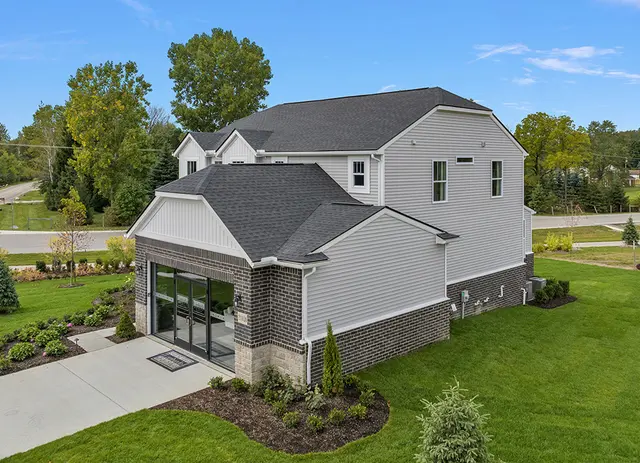 MI Bloomington - Exterior Photo 4