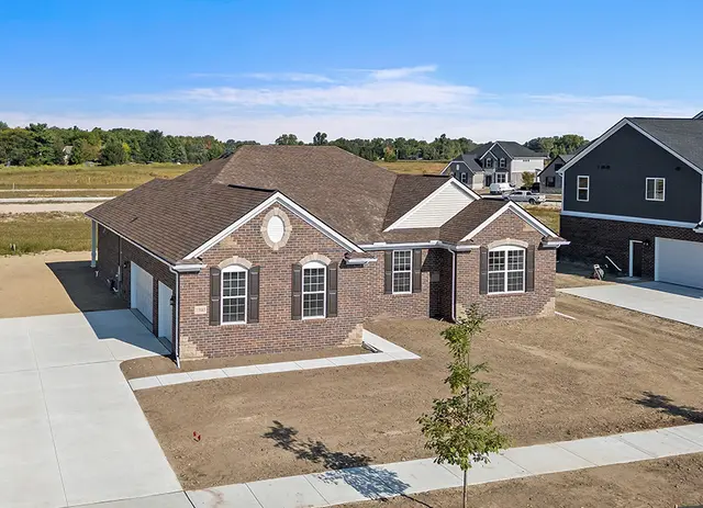 MI Oxford - Exterior Photo 5