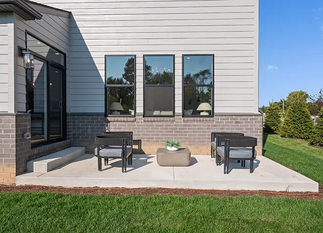 MI Hampton - Exterior Photo 5