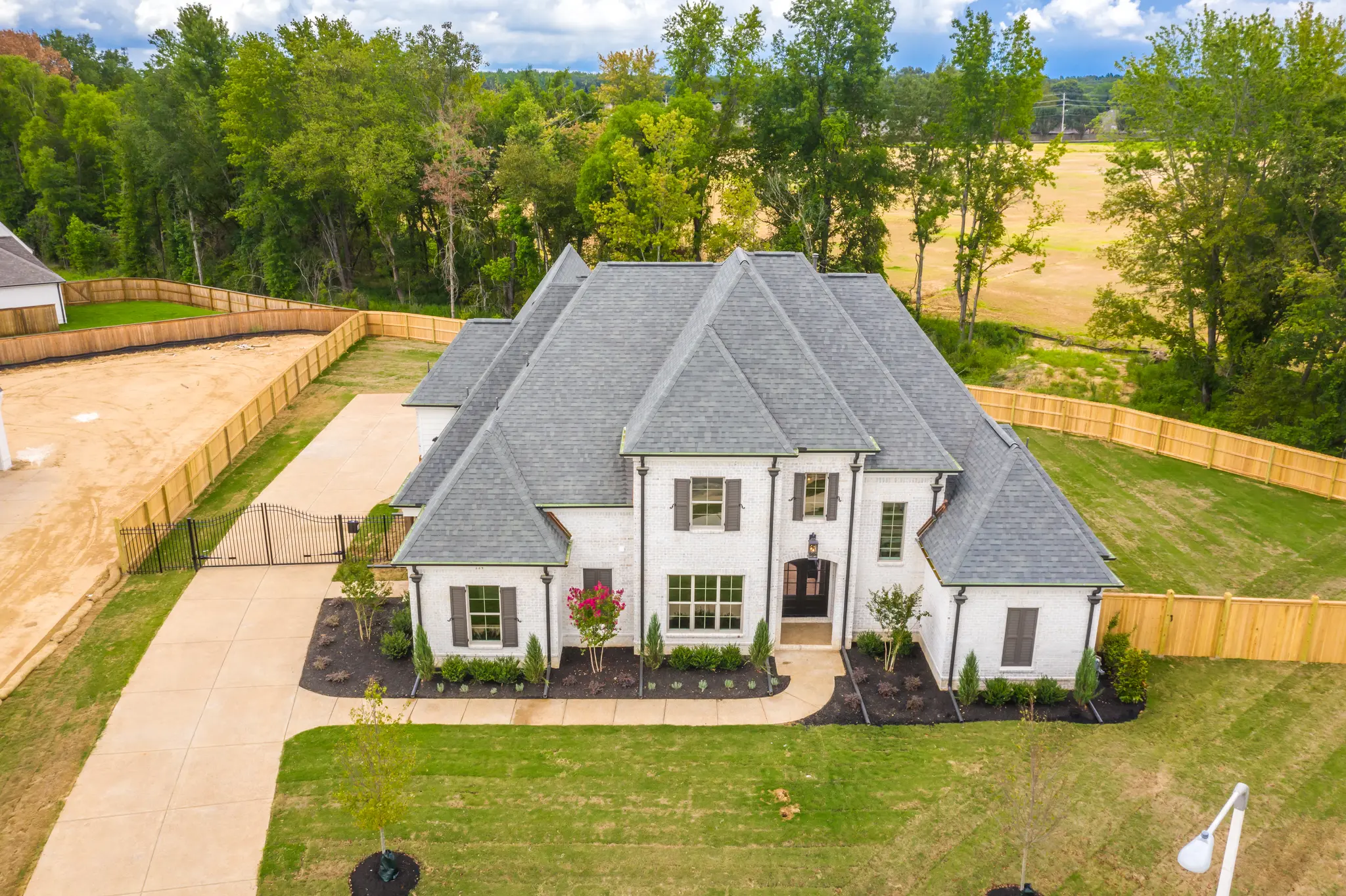 Bennett - Exterior Photo 2