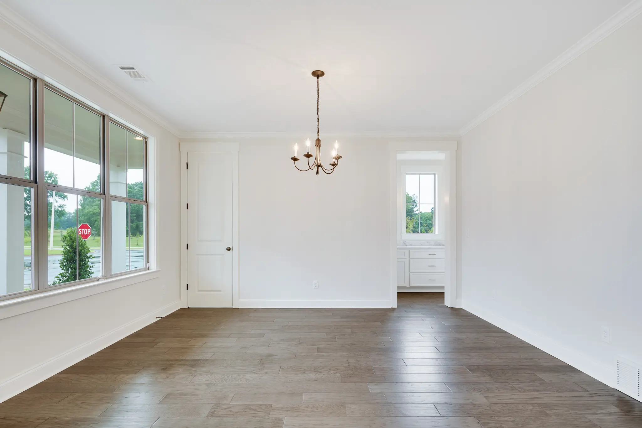 Cypress Farmhouse - Interior Photo 6