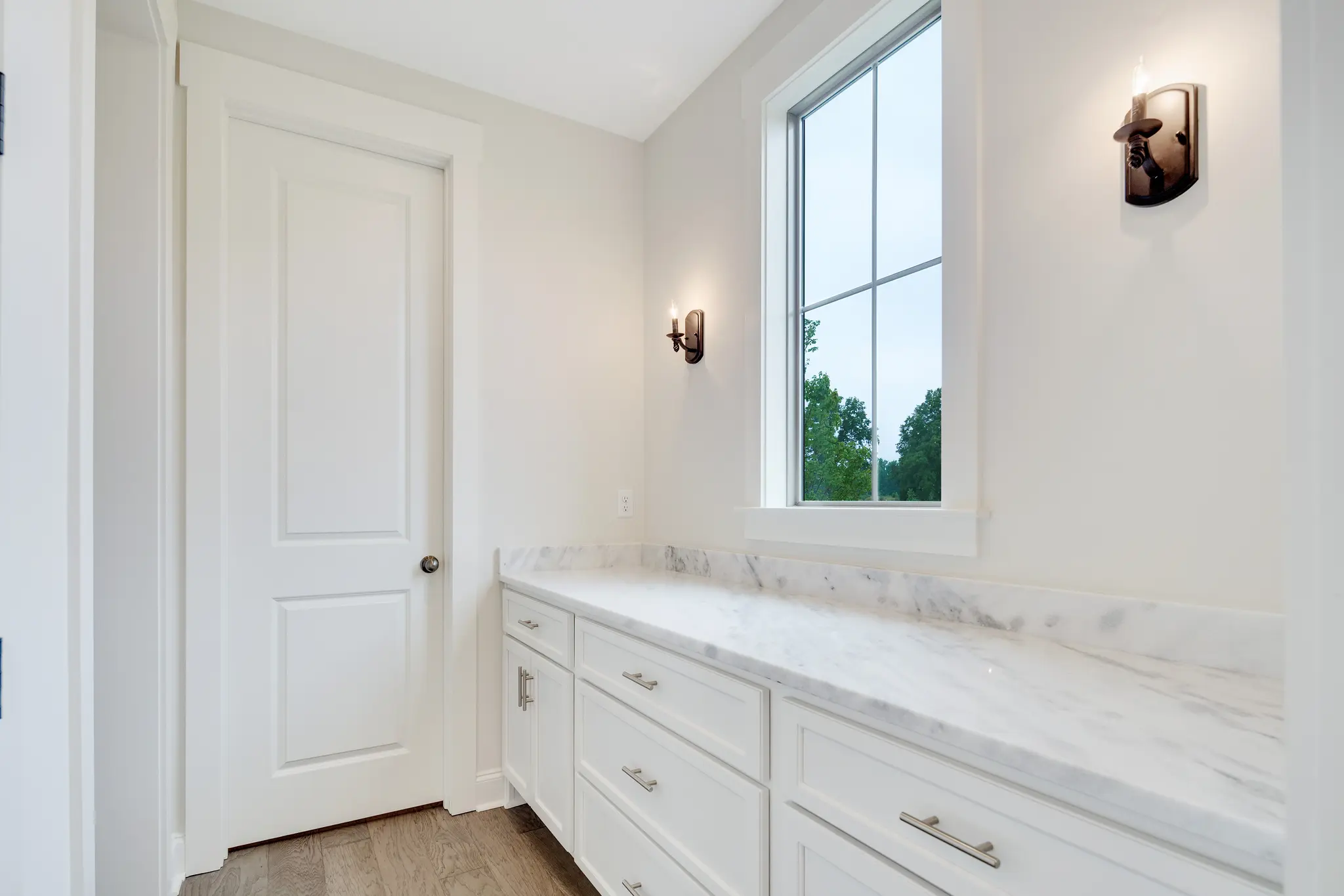 Cypress Farmhouse - Interior Photo 7