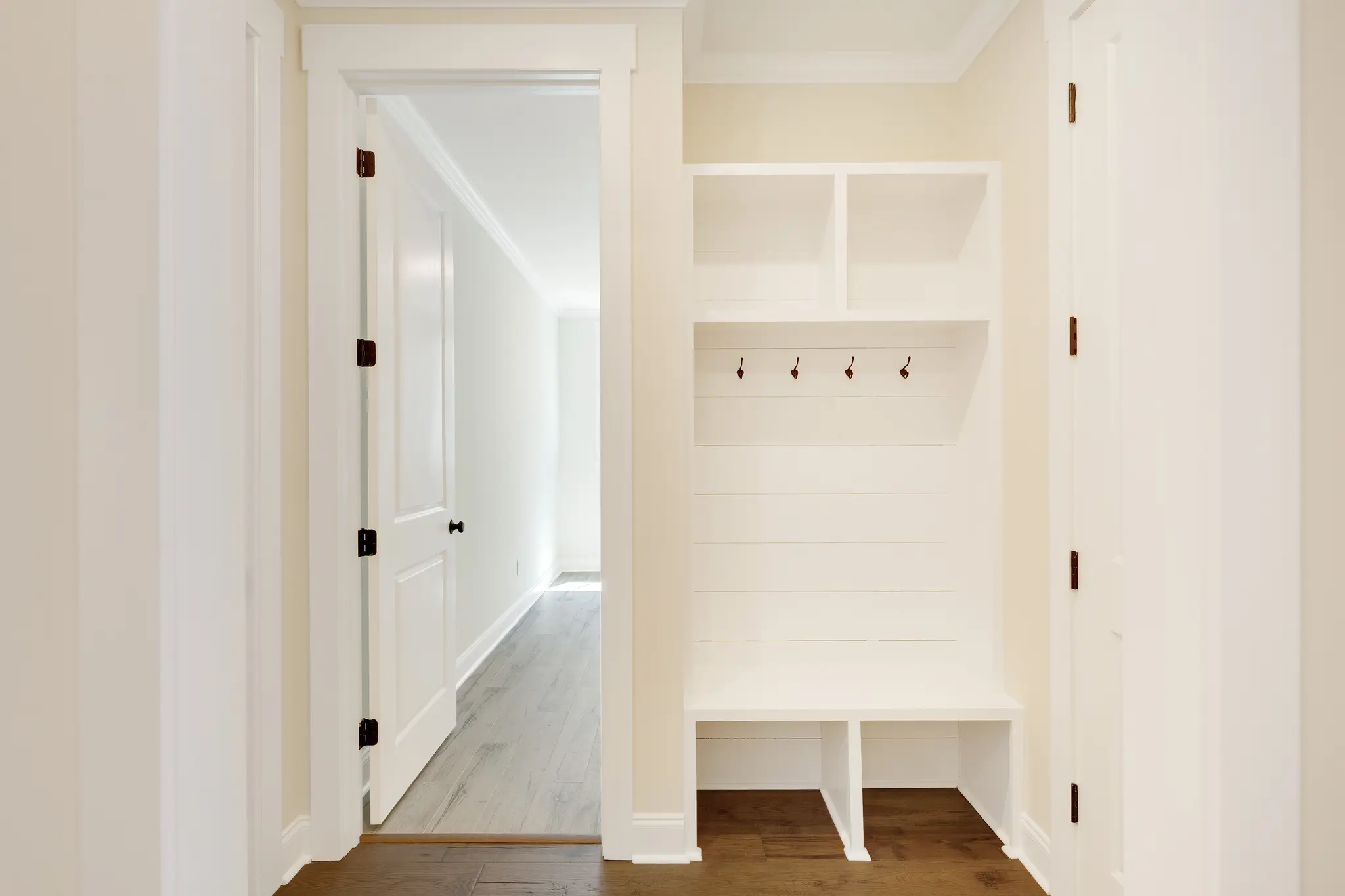 Latham Farmhouse - Interior Photo 8