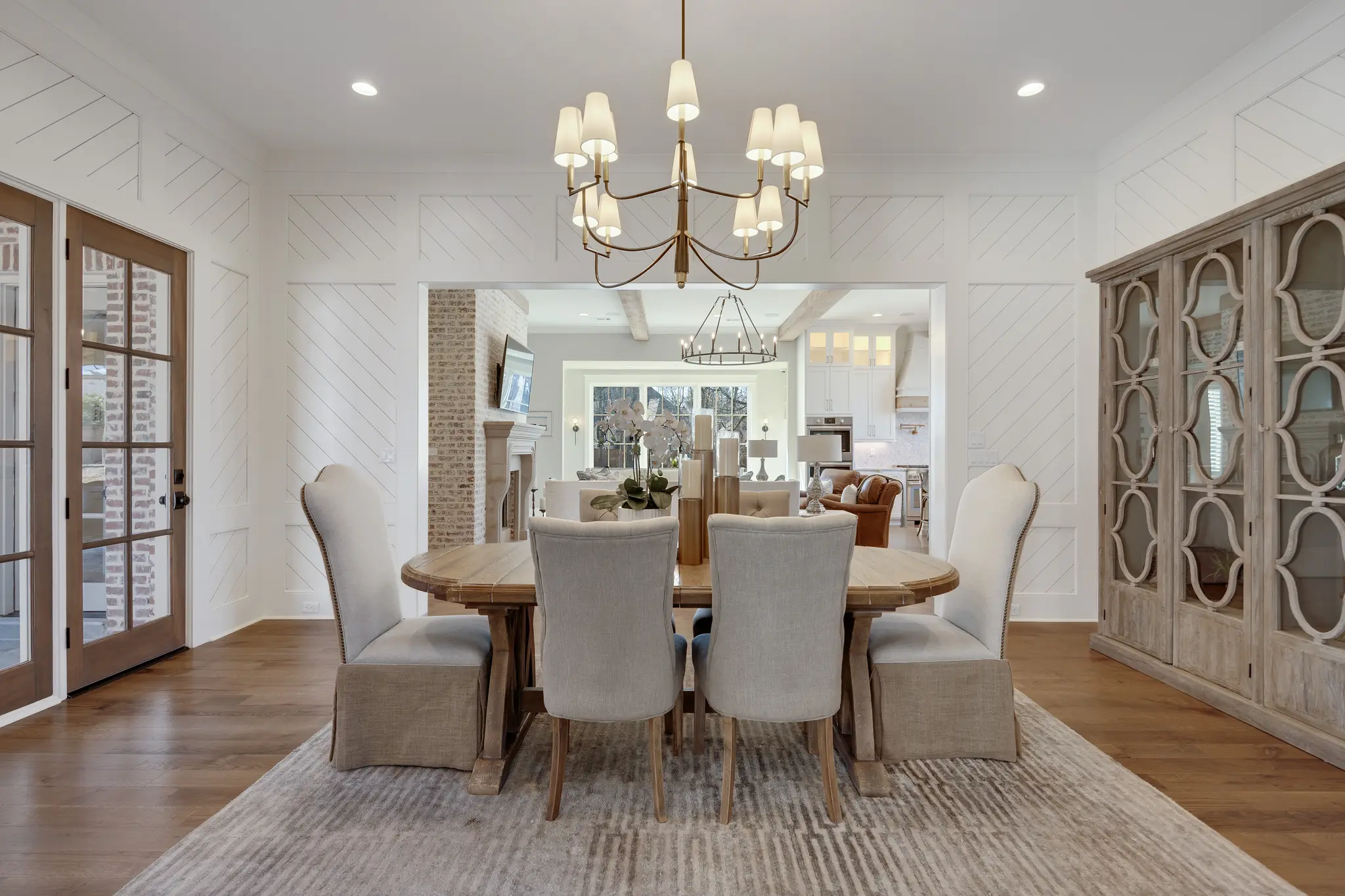 Meiomi - Interior Photo 17