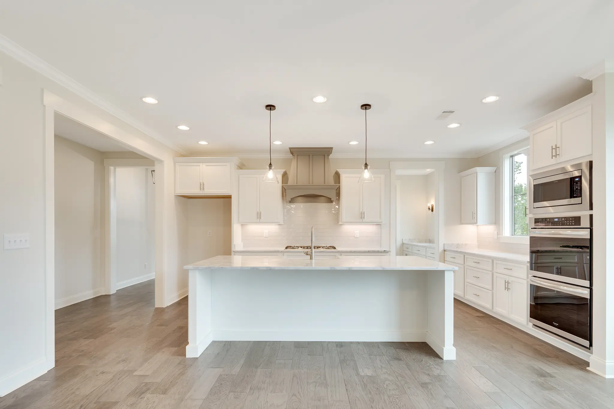 Cypress Farmhouse - Interior Photo 9