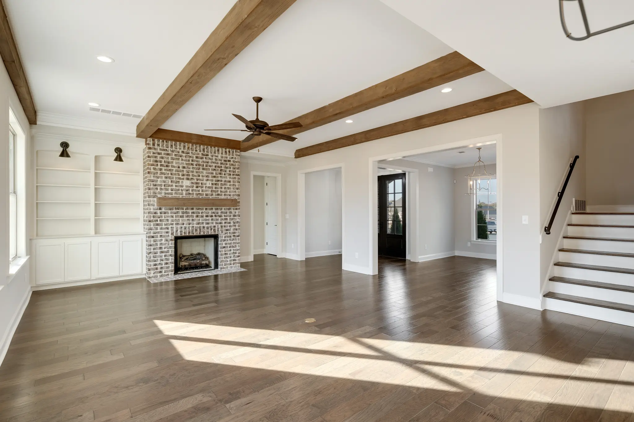 Chardonnay - Interior Photo 15