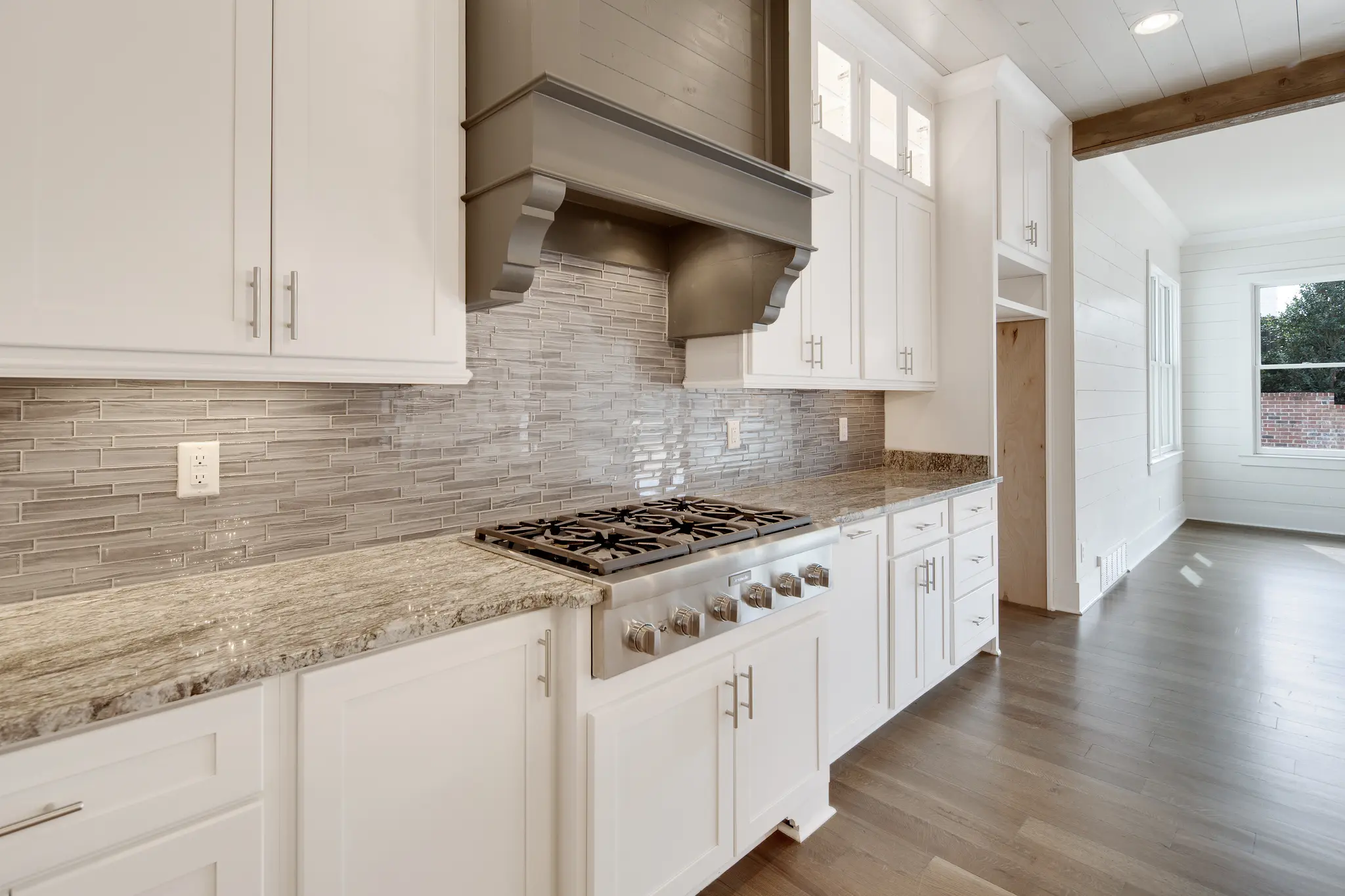 Rennes - Interior Photo 16