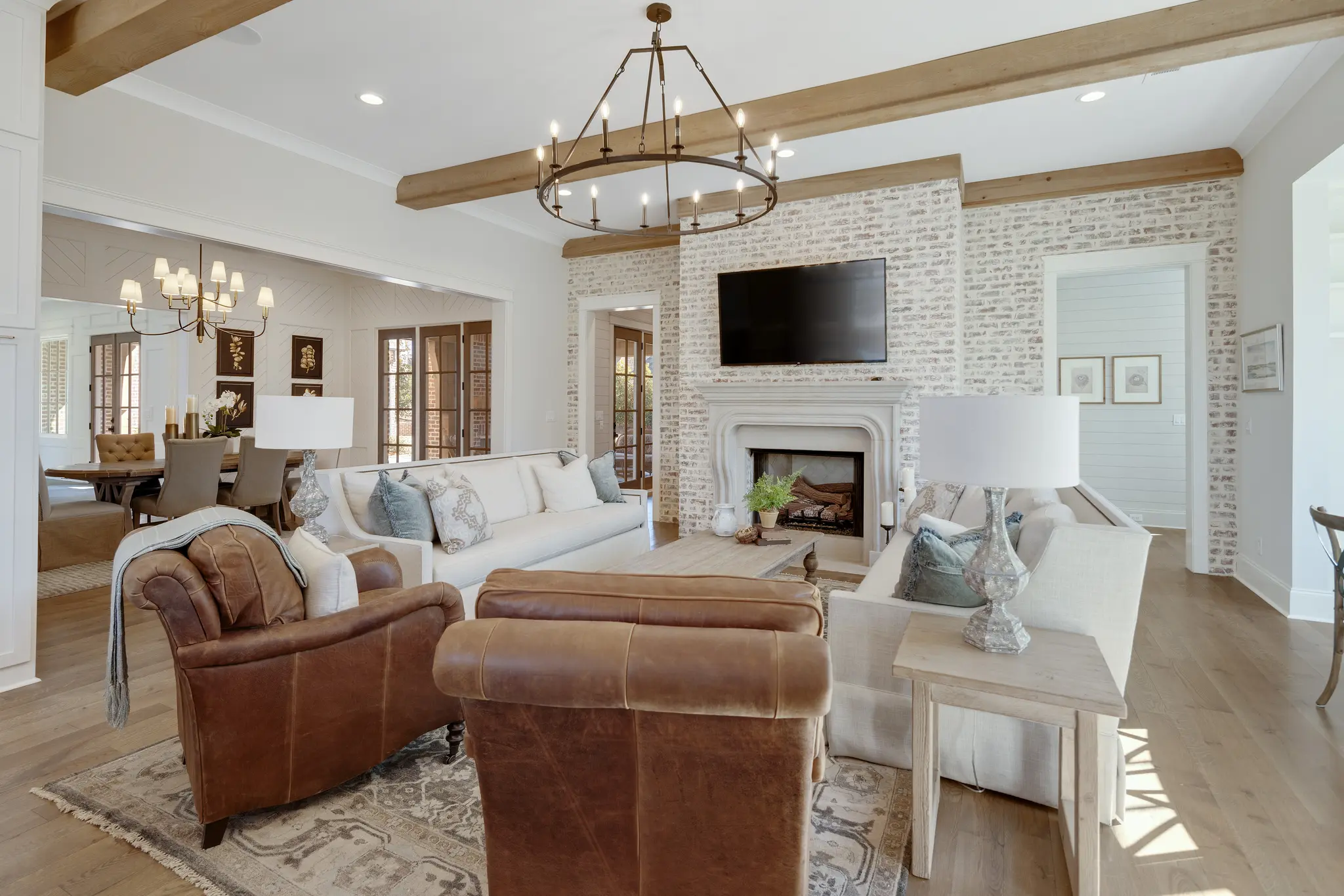 Meiomi - Interior Photo 16