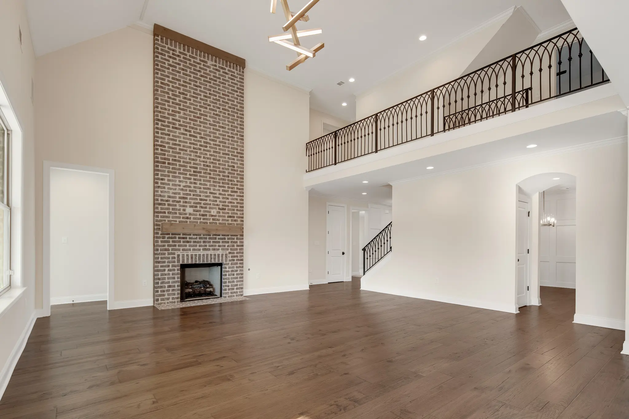 Woodbridge - Interior Photo 7