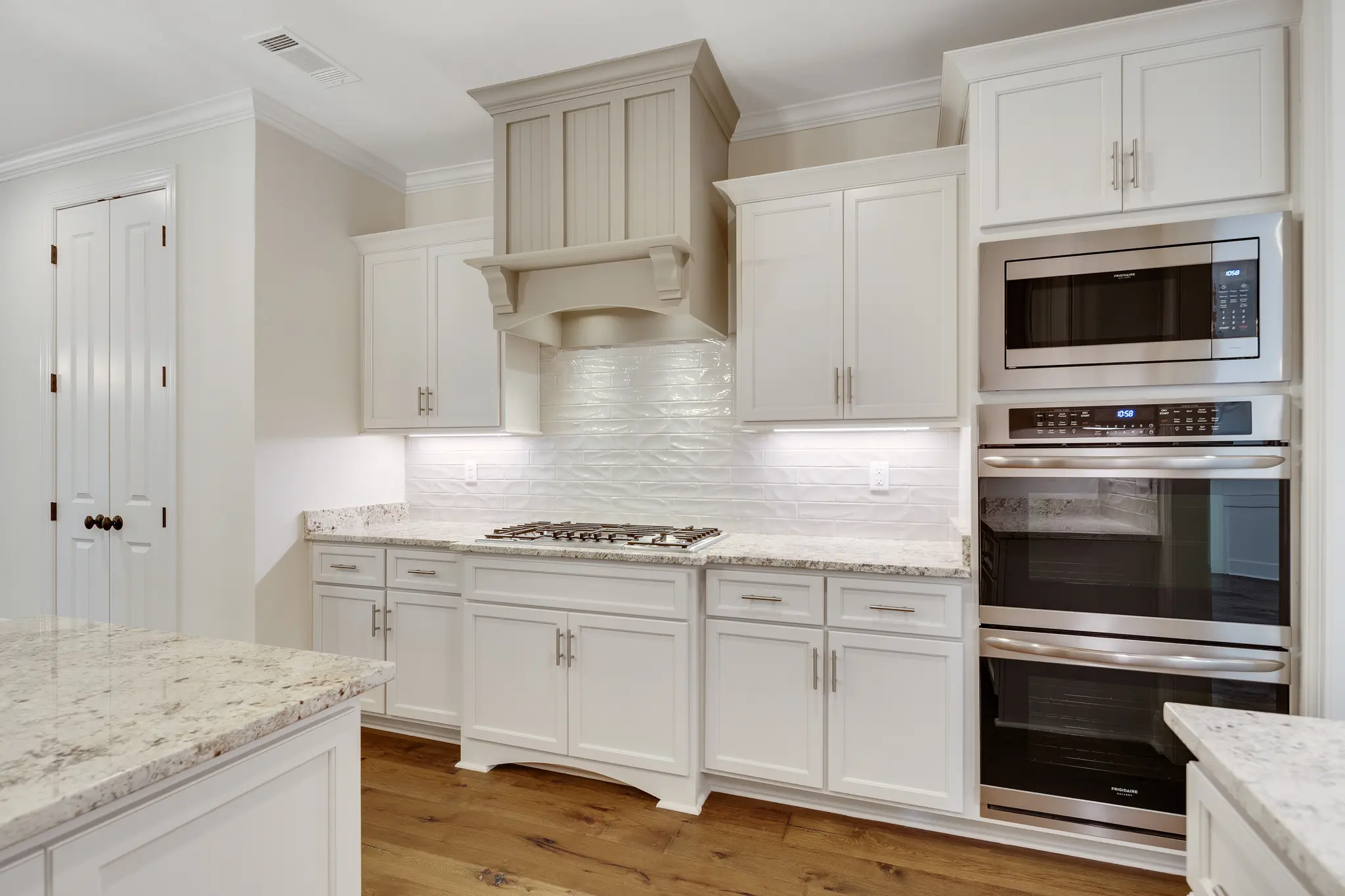 Myers - Interior Photo 10