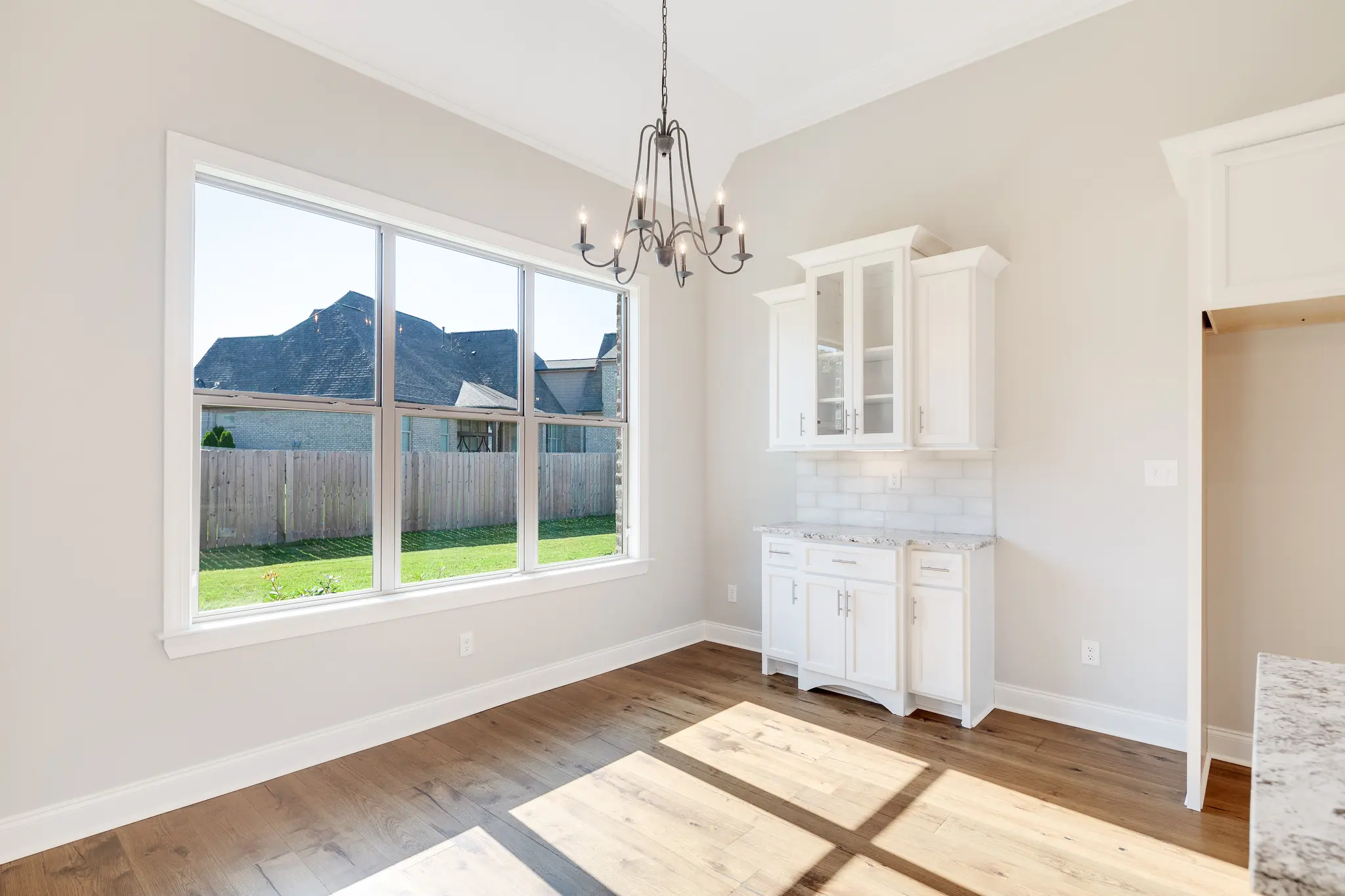 Blossom III - Interior Photo 14