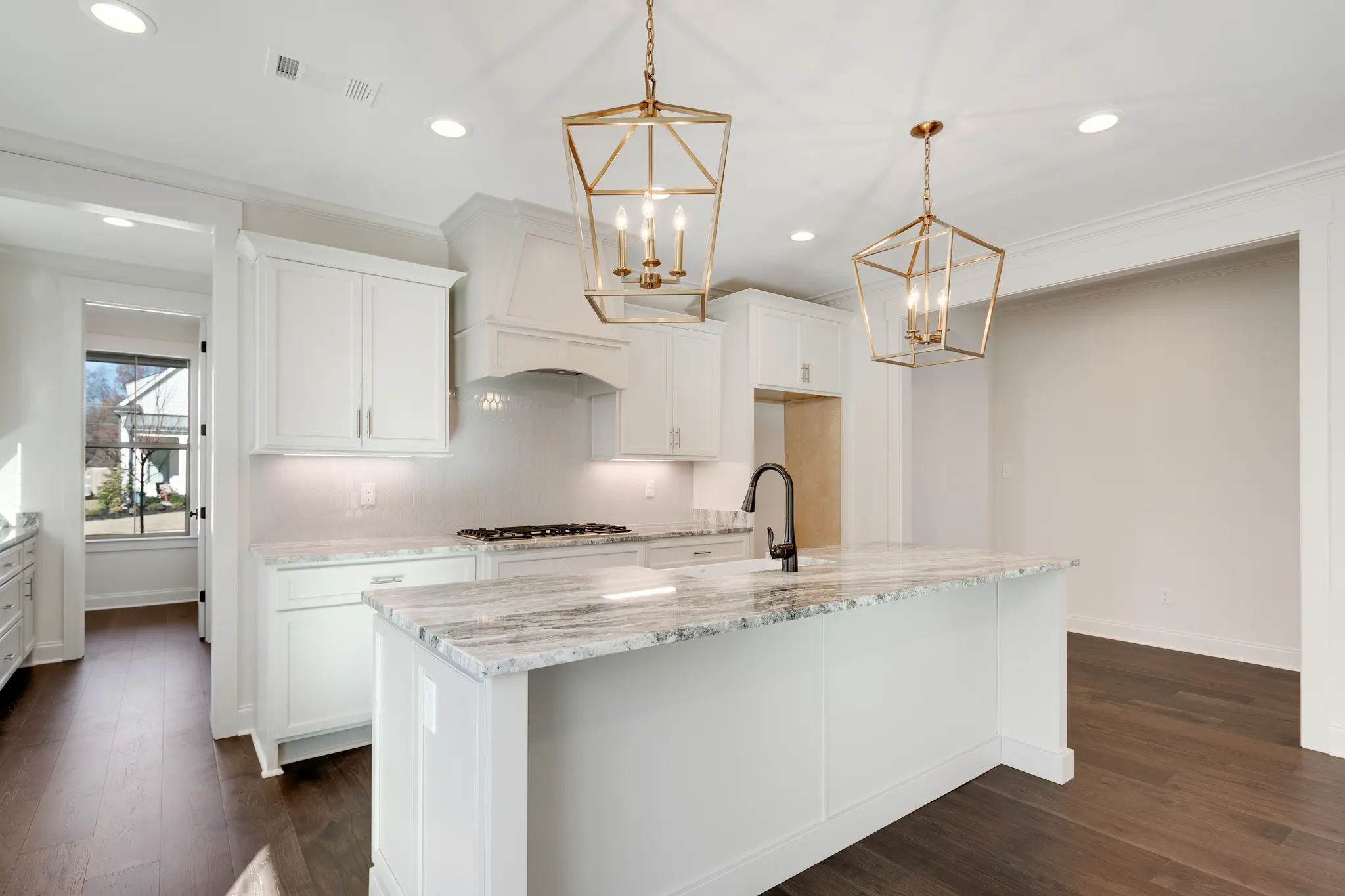 Reginald Manor - Interior Photo 9