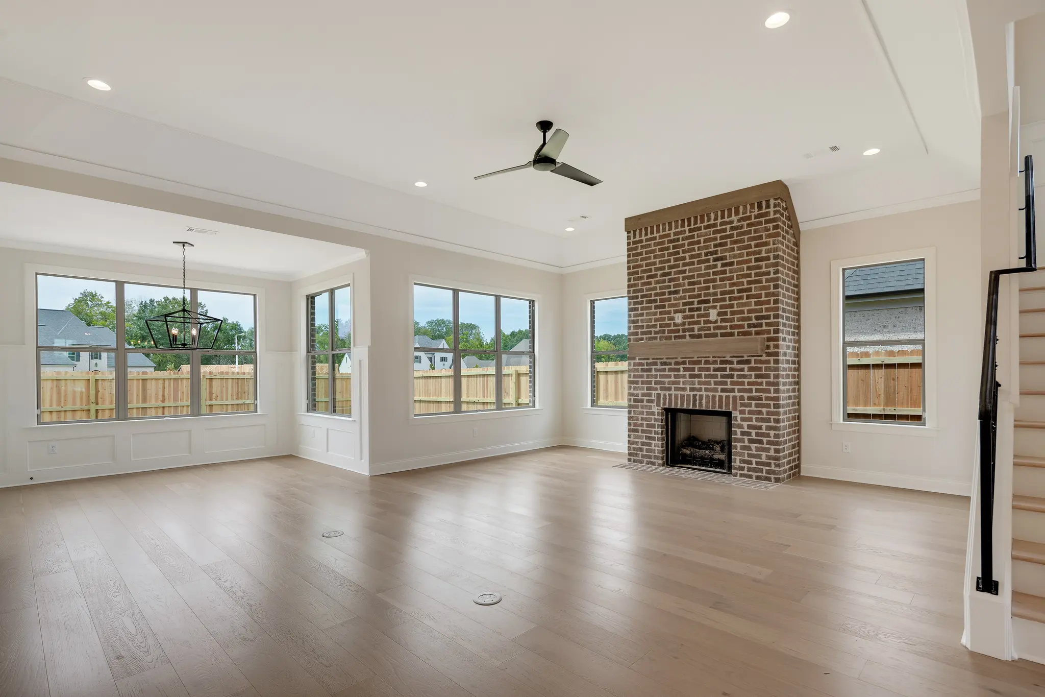 Roncier - Interior Photo 6