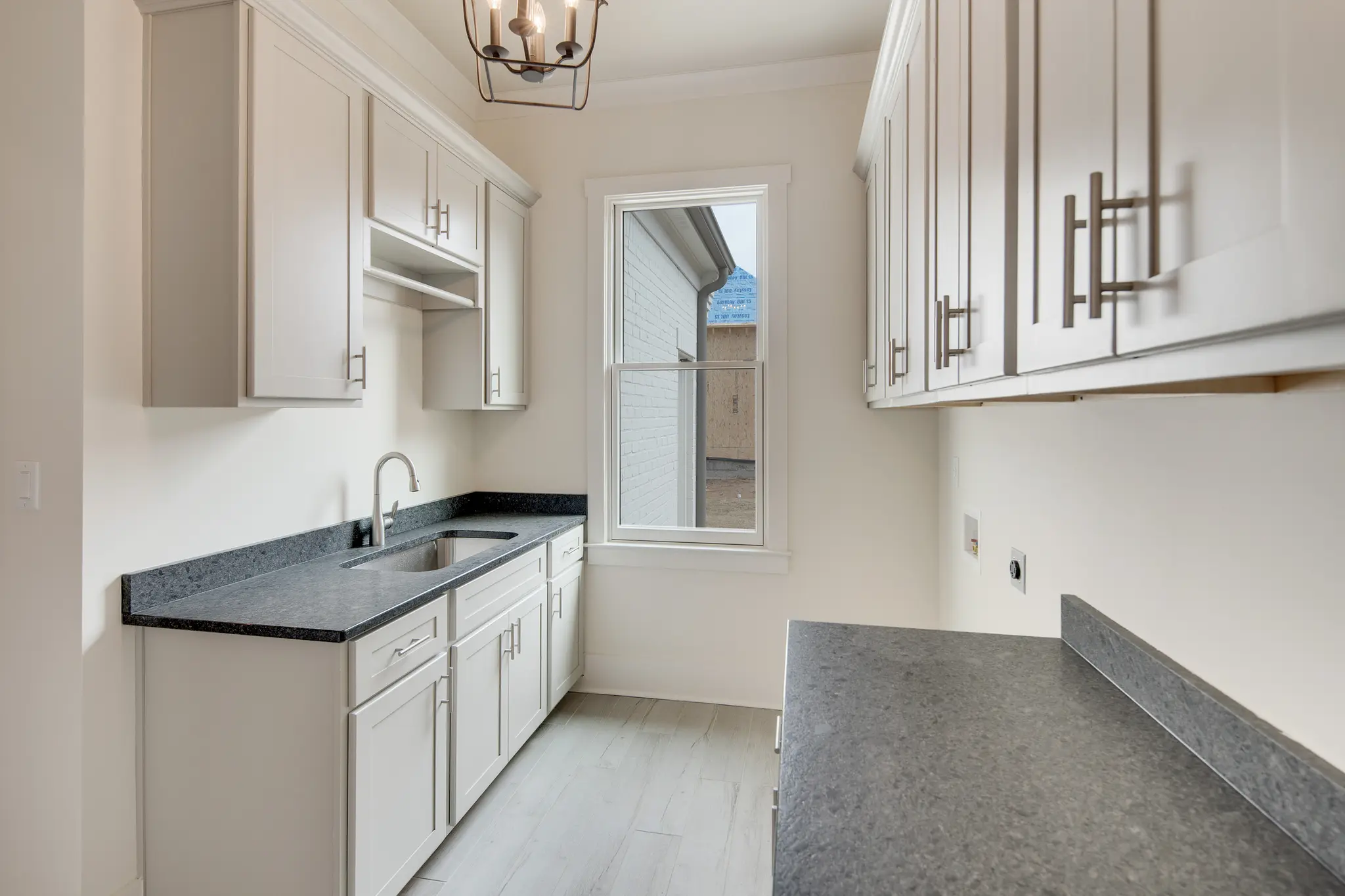 Rennes - Interior Photo 12