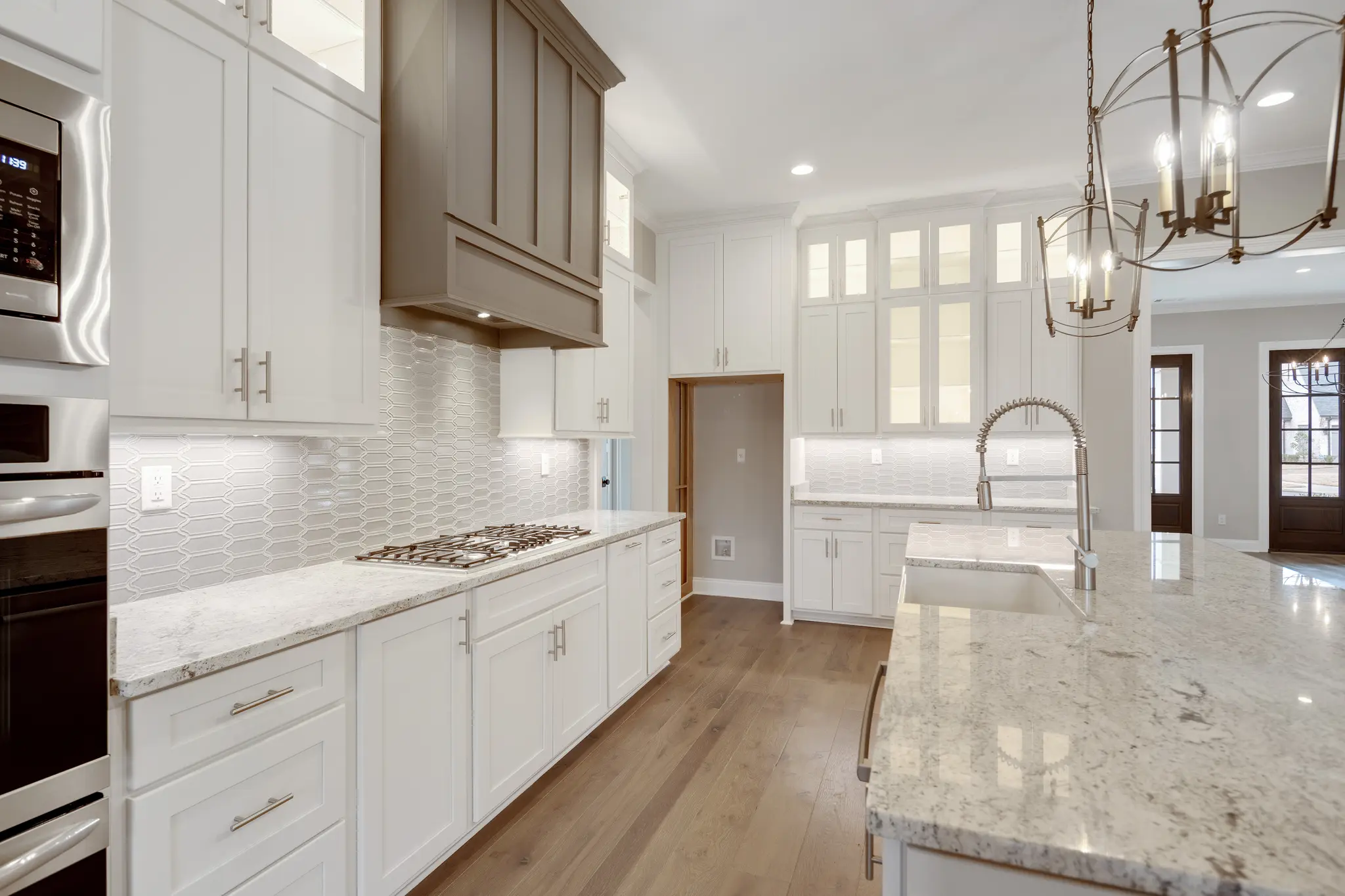 Orleans - Interior Photo 9