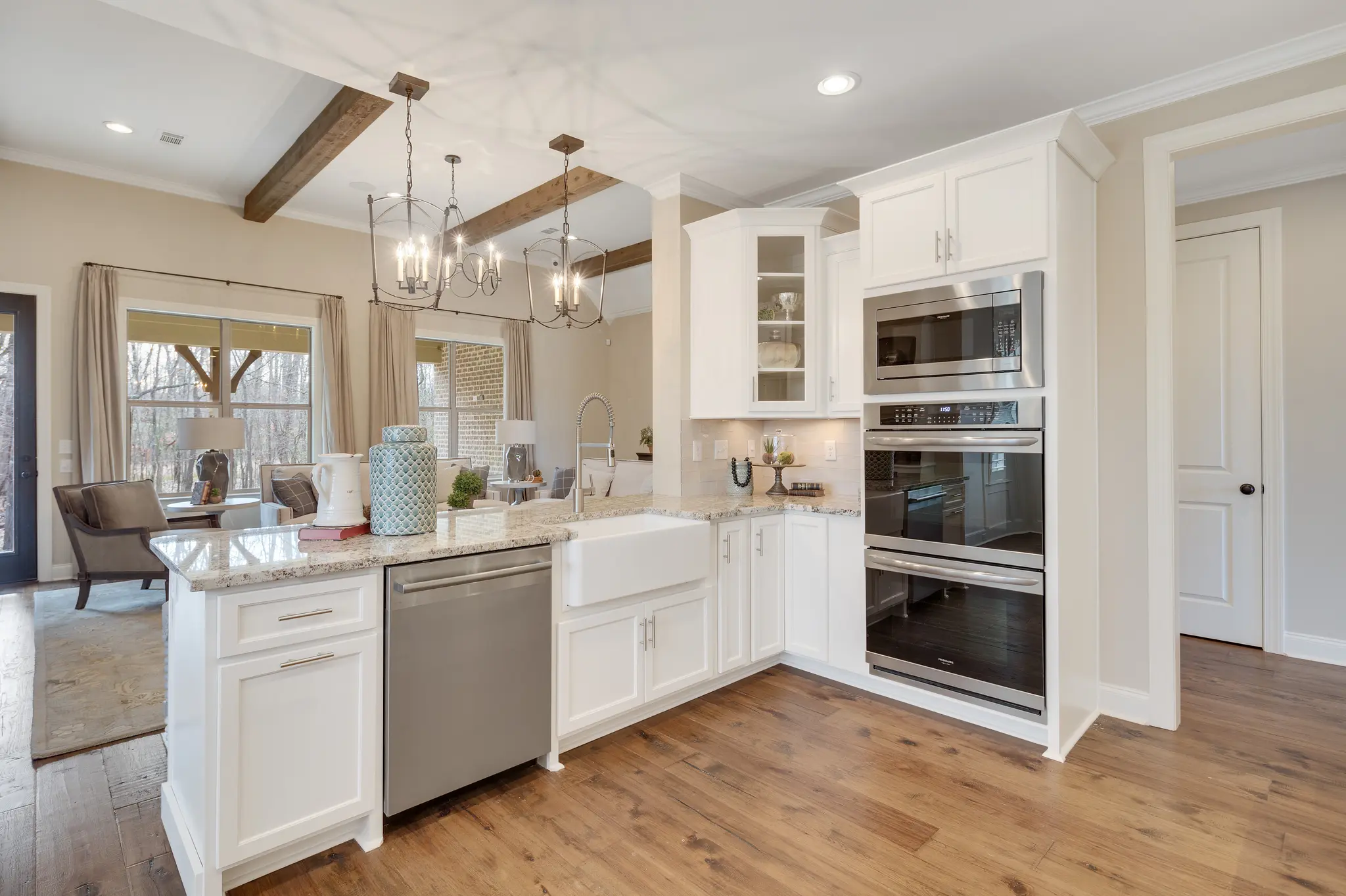 Boulevardier - Interior Photo 12