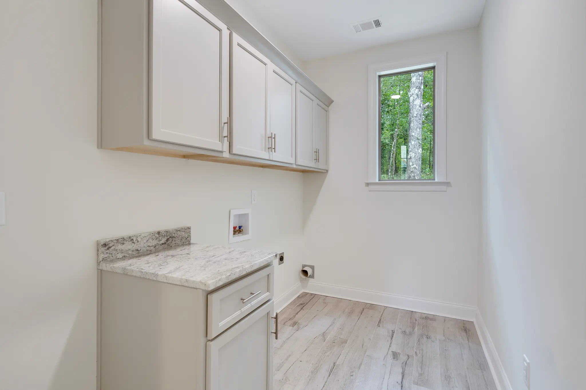 Myers - Interior Photo 17