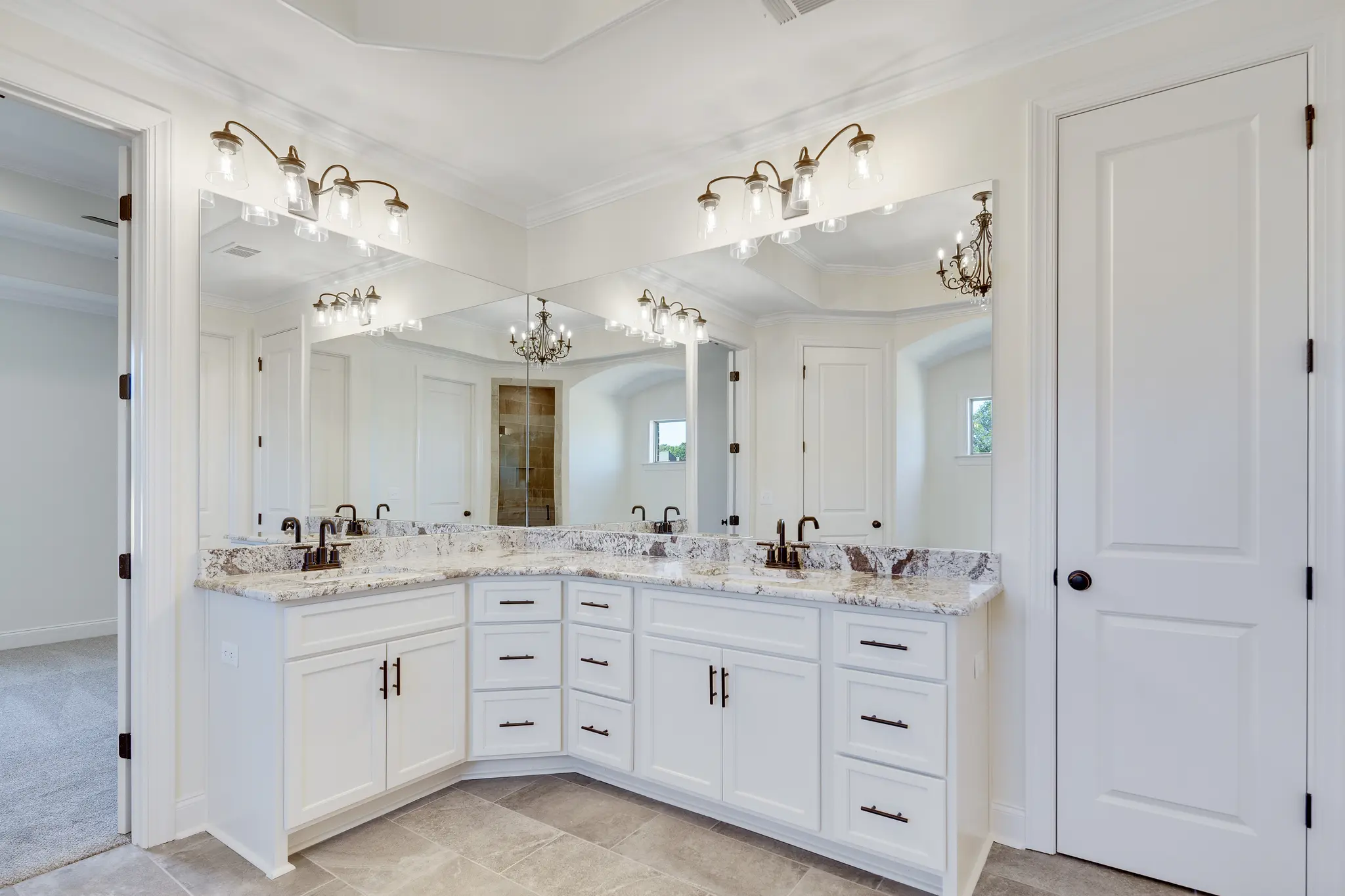 Angela Marie I - Interior Photo 32