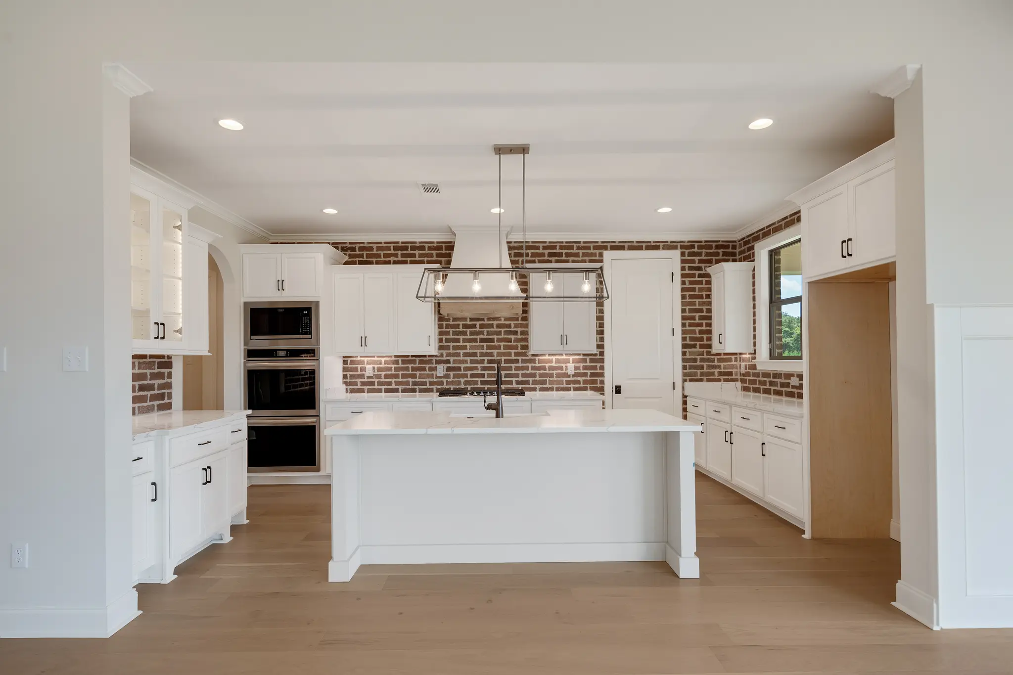 Roncier - Interior Photo 8