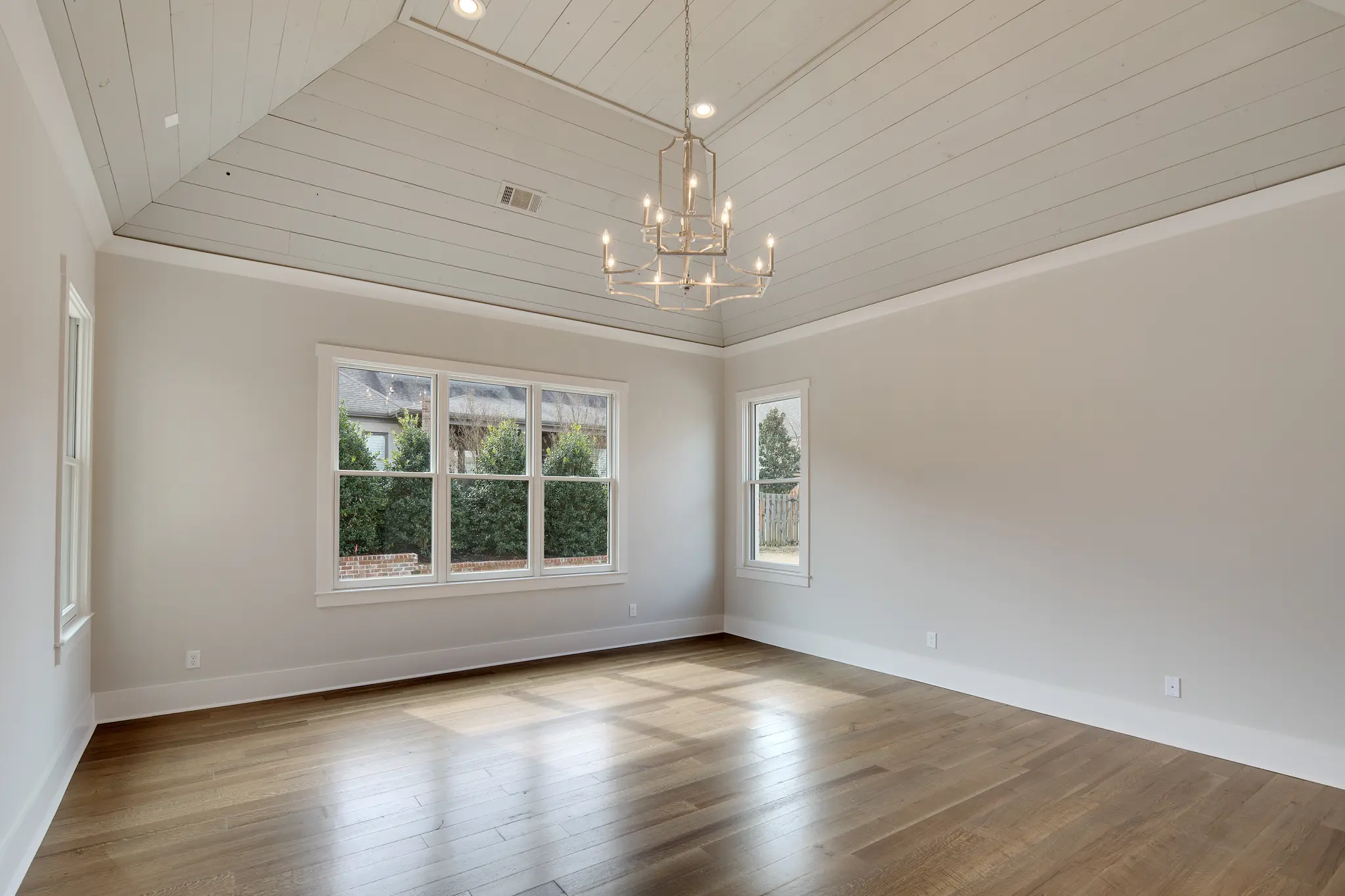 Rennes - Interior Photo 10