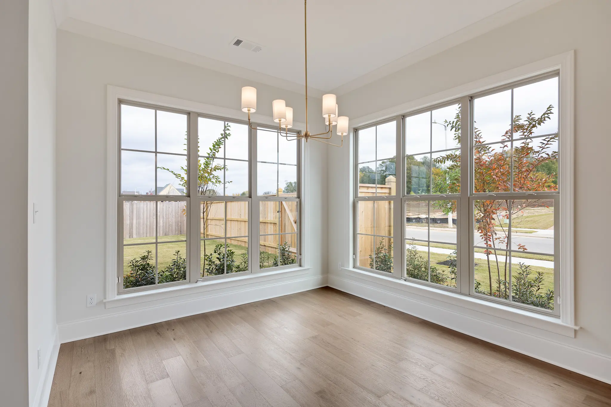 Chateau - Interior Photo 9