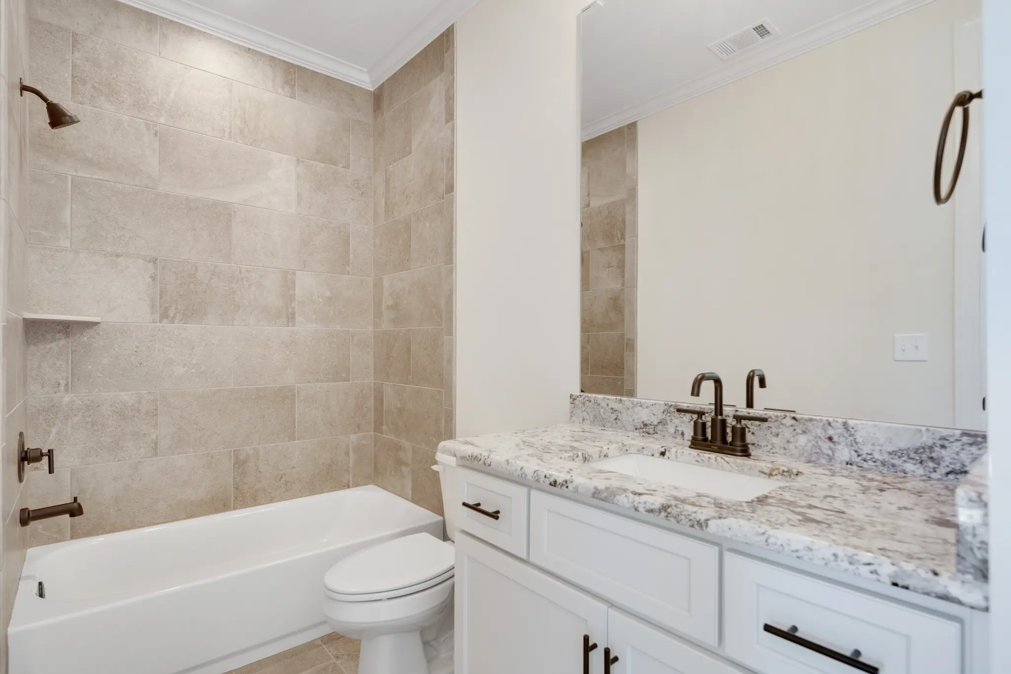 Angela Marie I - Interior Photo 34