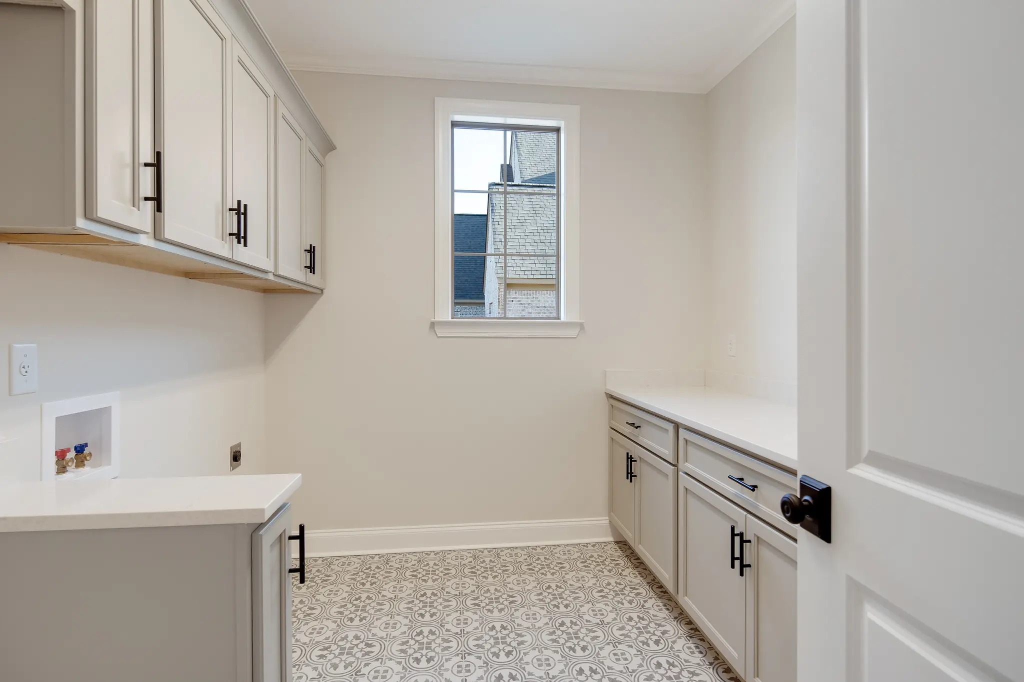 Woodbridge - Interior Photo 8