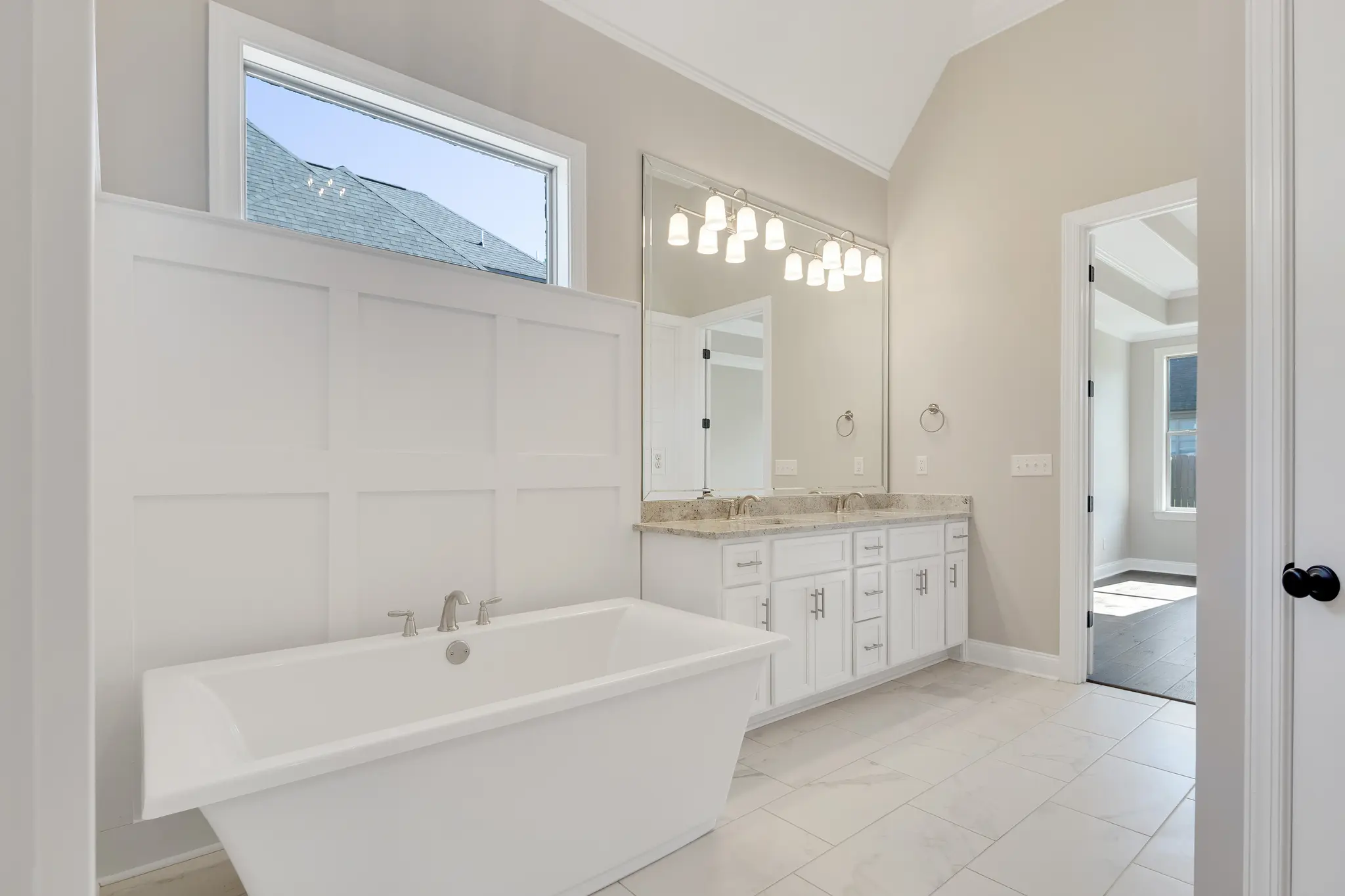 Blossom III - Interior Photo 16