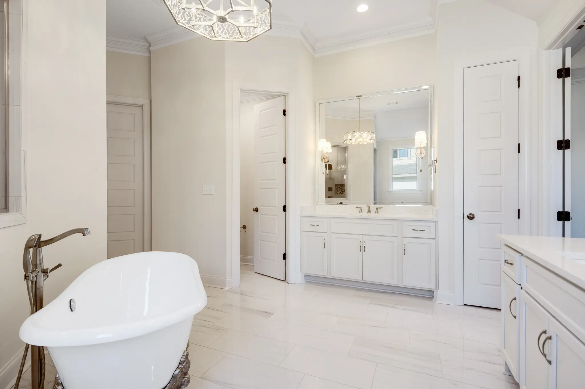 Iberville - Interior Photo 13