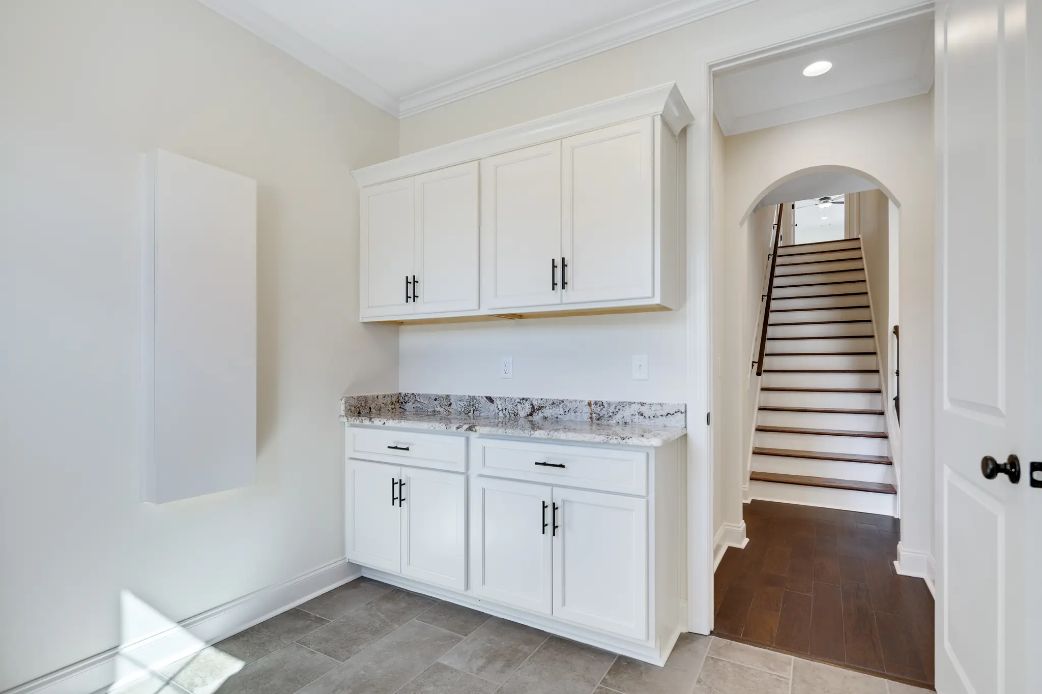 Angela Marie I - Interior Photo 35