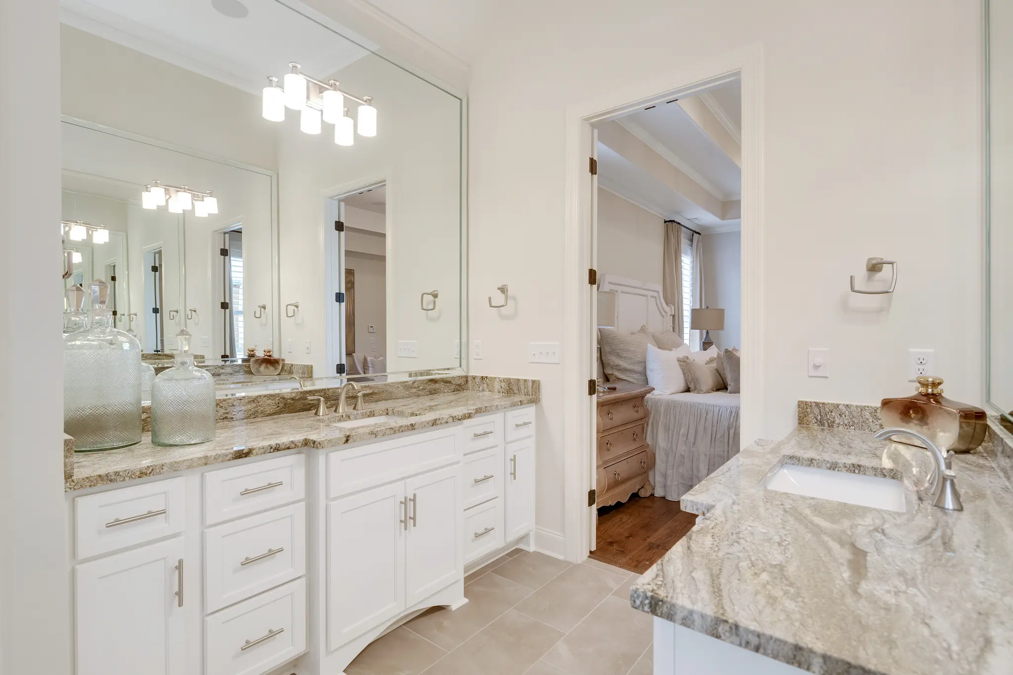 Boulevardier - Interior Photo 19