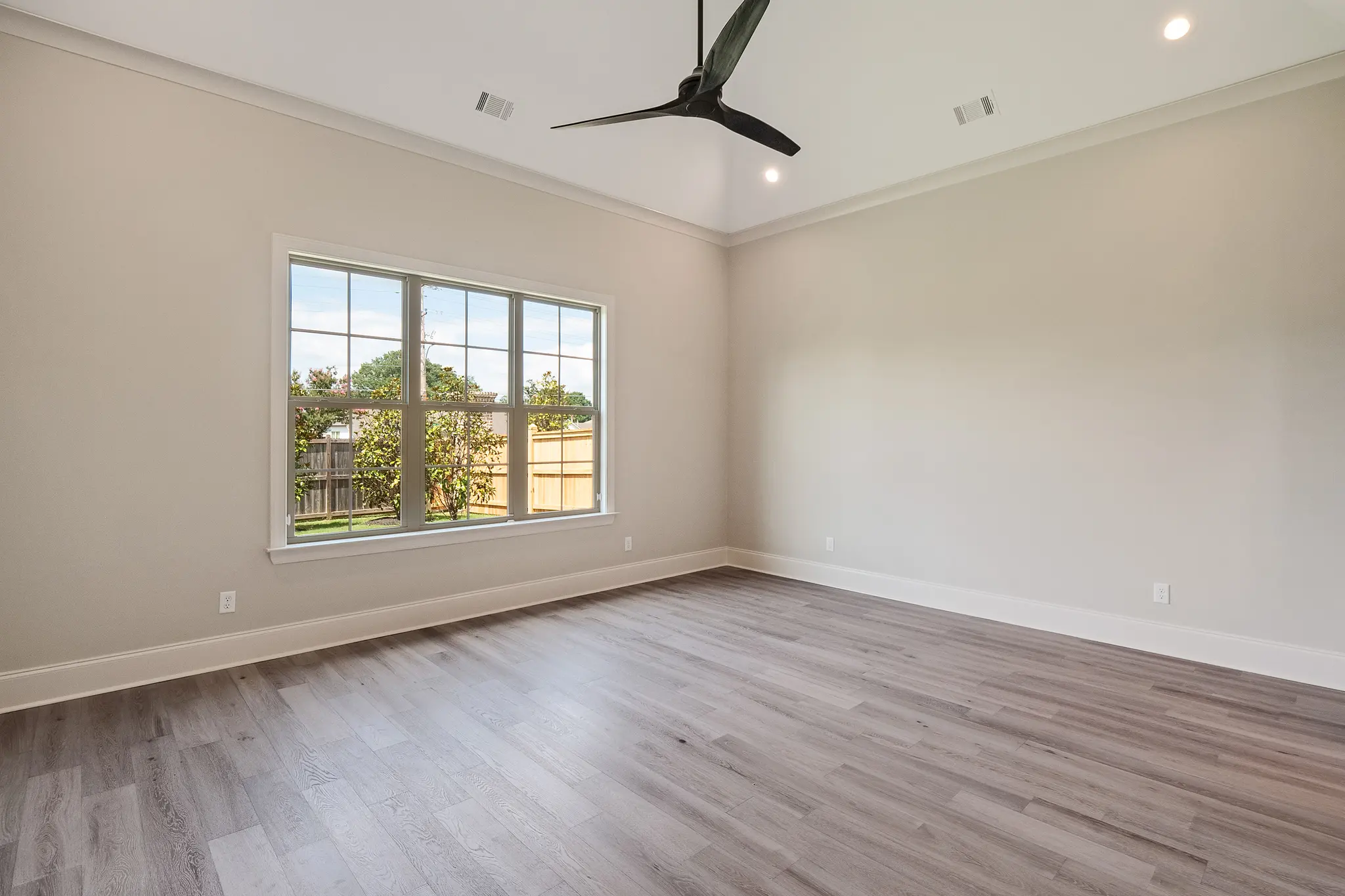 Woodbridge - Interior Photo 9