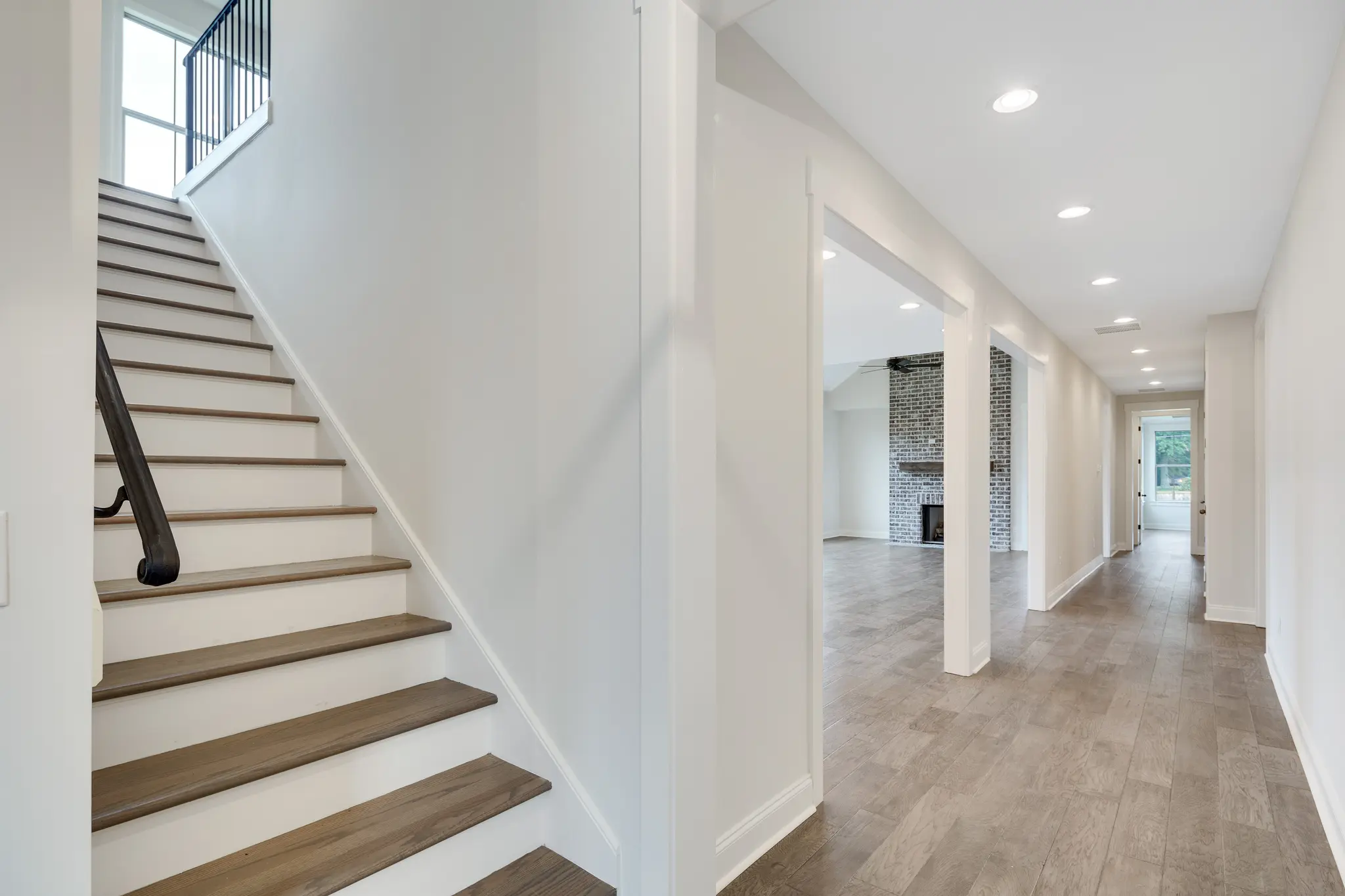 Cypress Farmhouse - Interior Photo 15