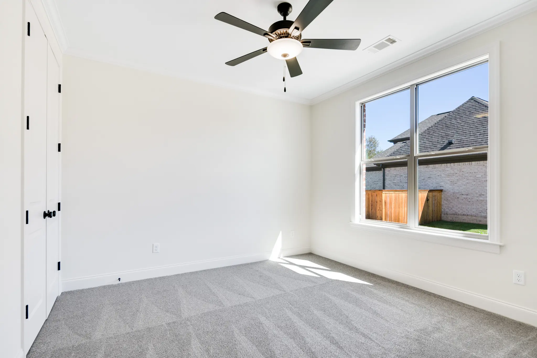 Angela Marie I - Interior Photo 37