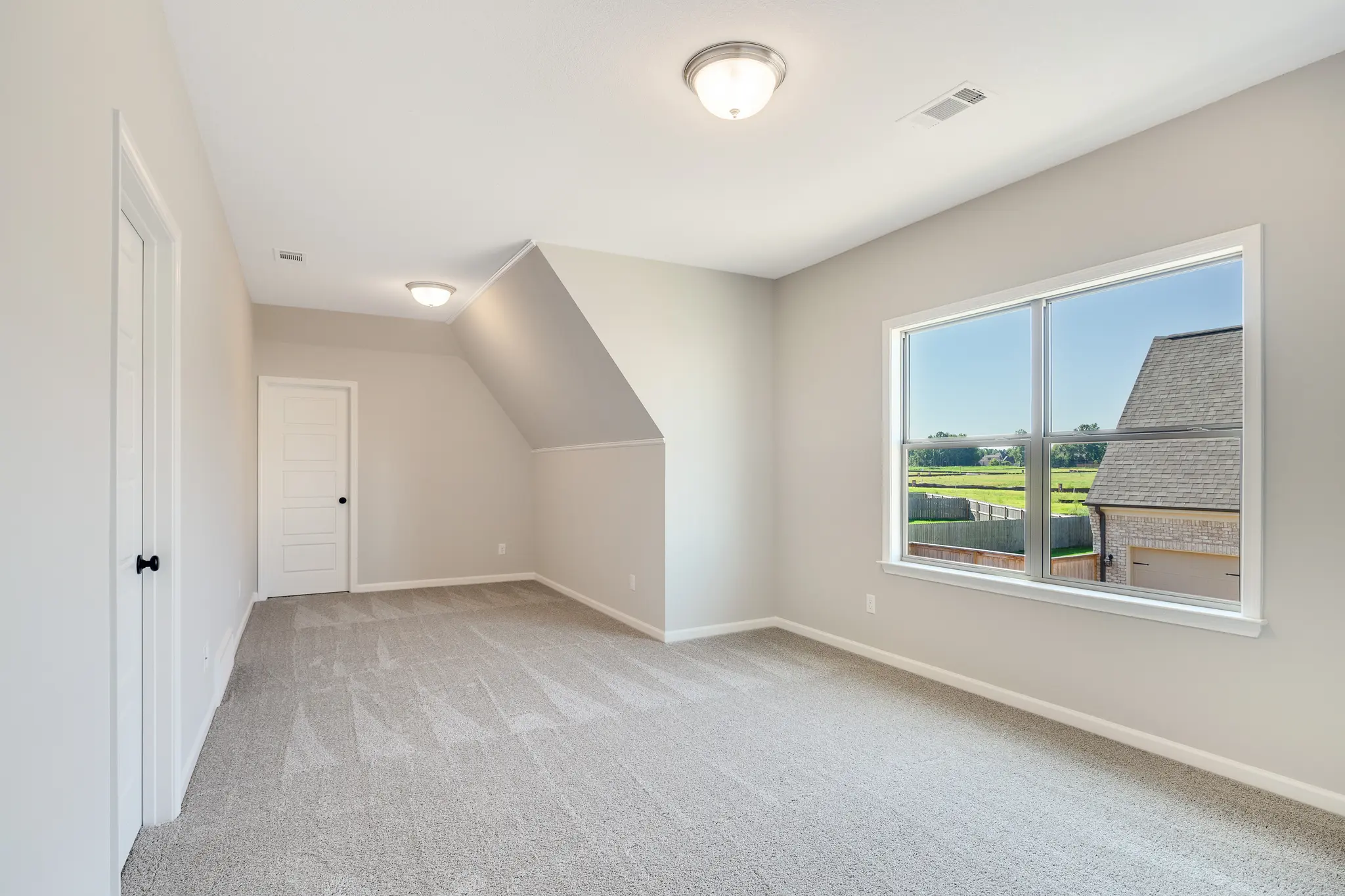 Blossom III - Interior Photo 17