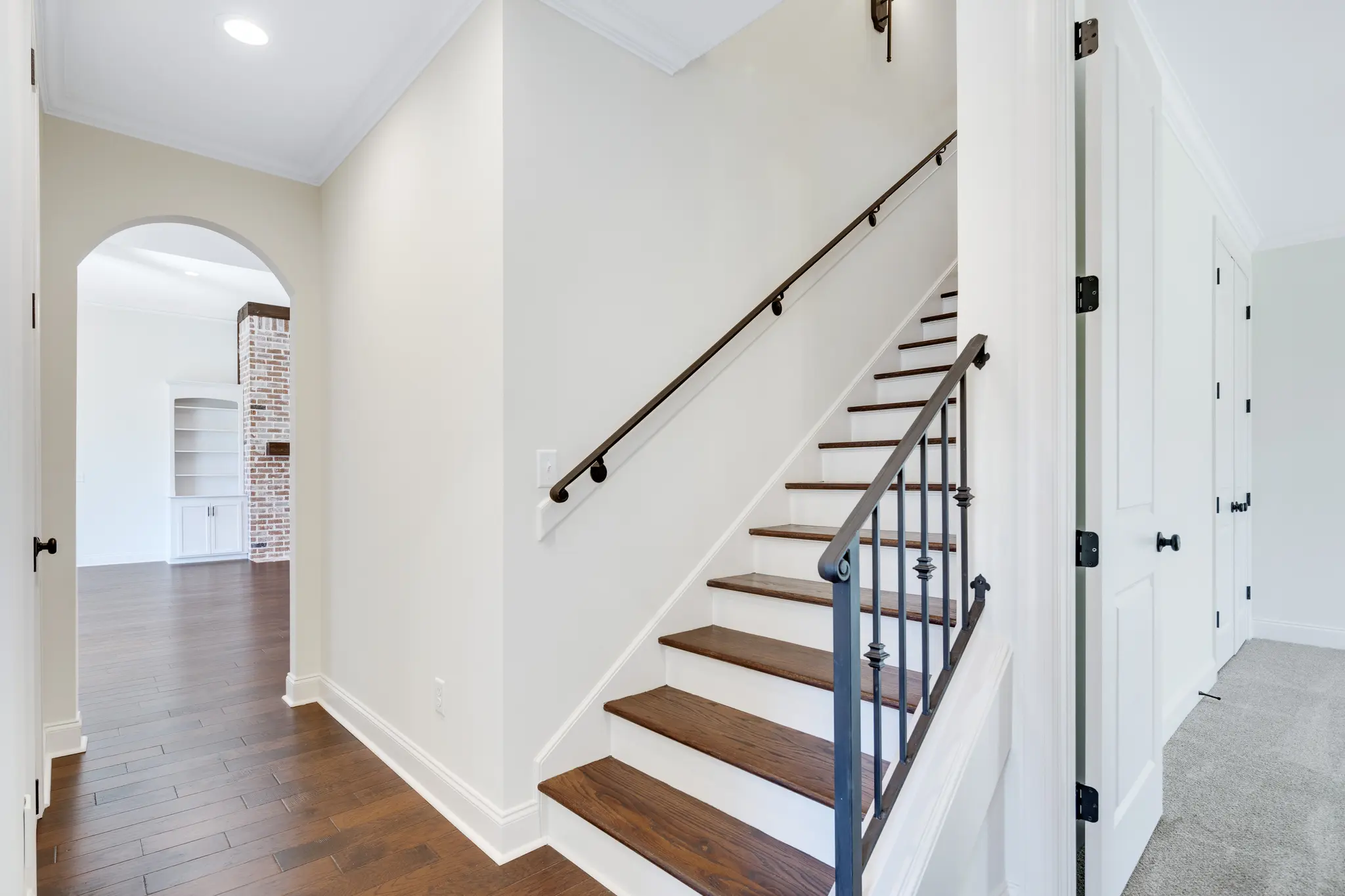 Angela Marie I - Interior Photo 38