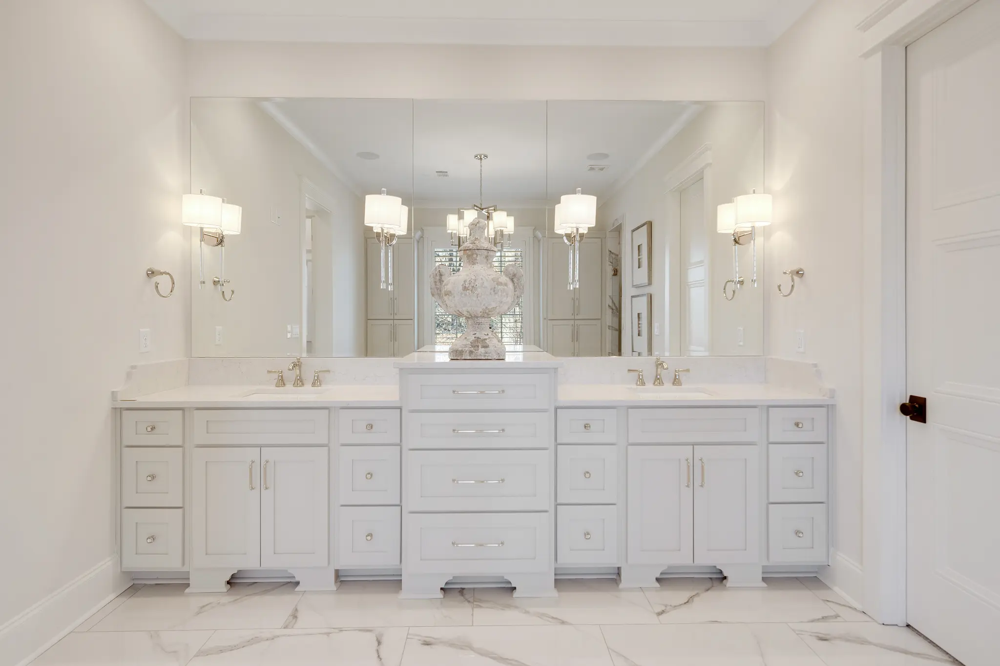 Meiomi - Interior Photo 10