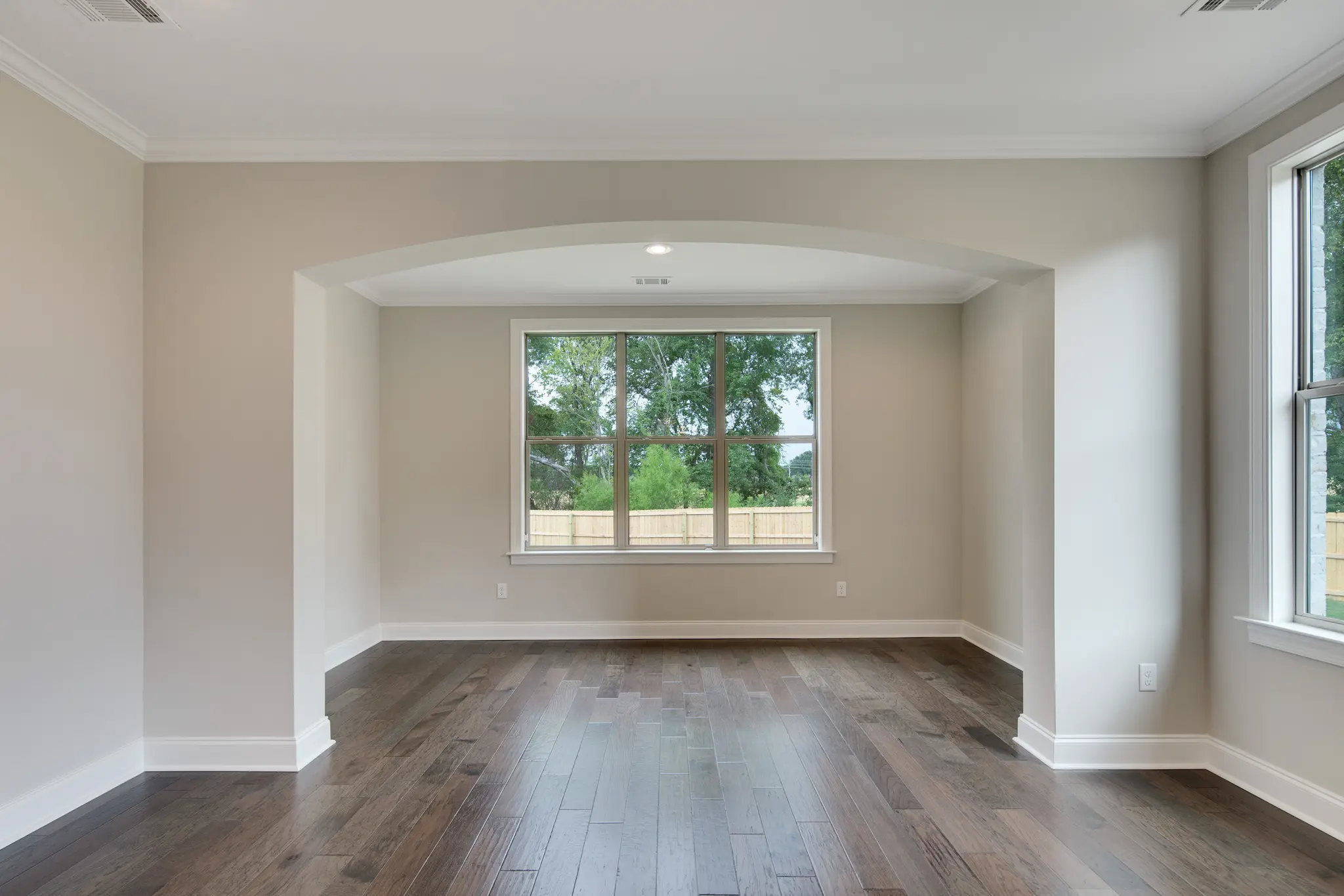 Bennett - Interior Photo 22